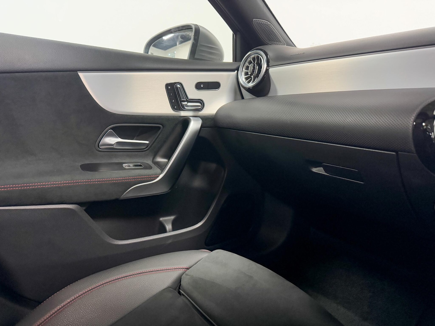 Used Mercedes-Benz A-Class 2024 for sale - 75977744: Photo 28