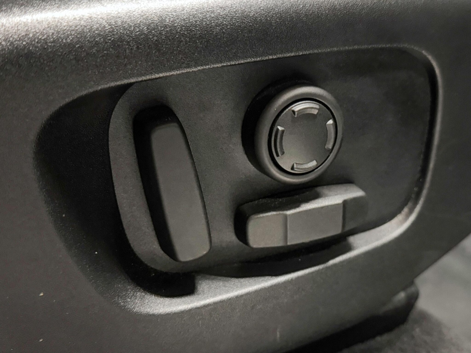 Used Land Rover Range Rover Velar 2021 for sale - 76632802: Photo 18