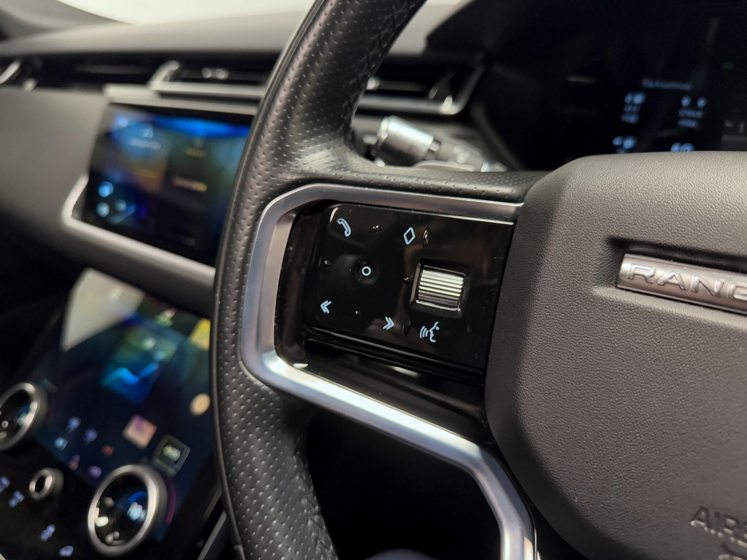 Used Land Rover Range Rover Velar 2021 for sale - 76632802: Photo 30