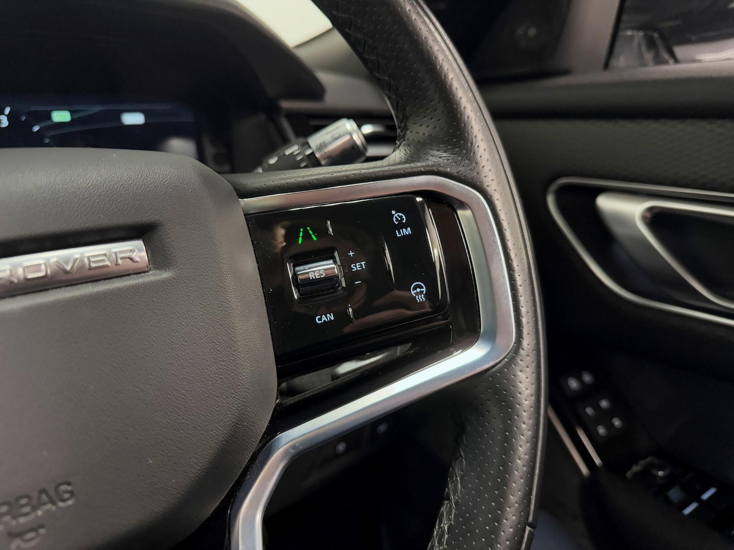 Used Land Rover Range Rover Velar 2021 for sale - 76632802: Photo 32