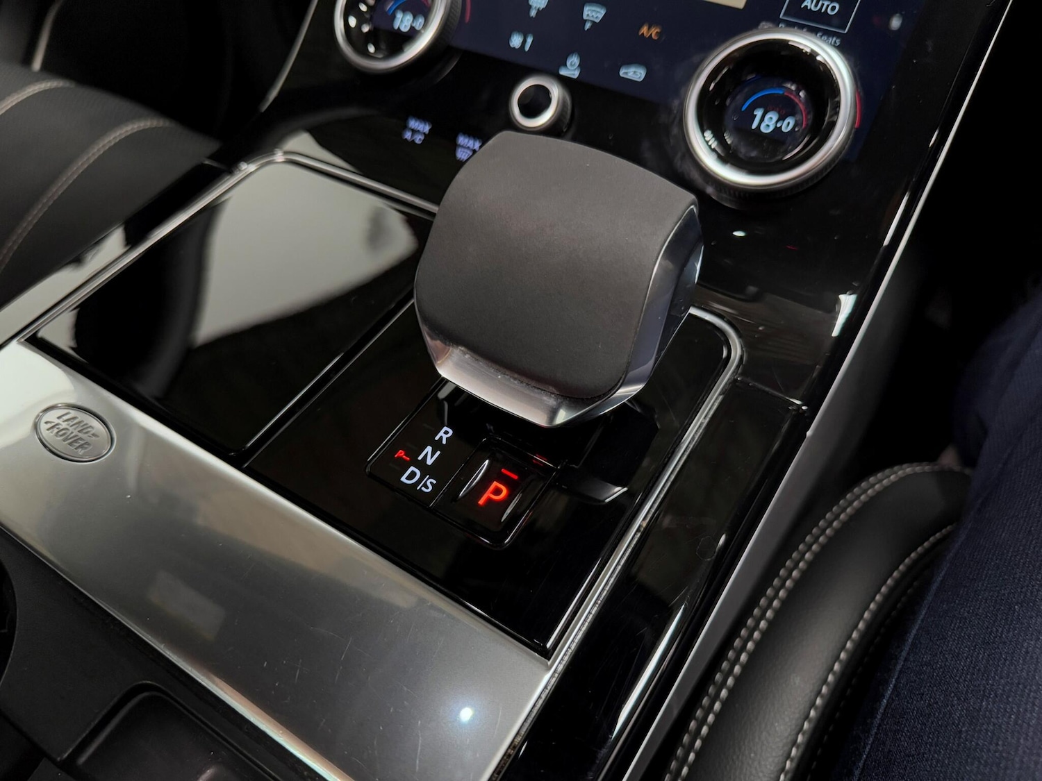 Used Land Rover Range Rover Velar 2021 for sale - 76632802: Photo 36