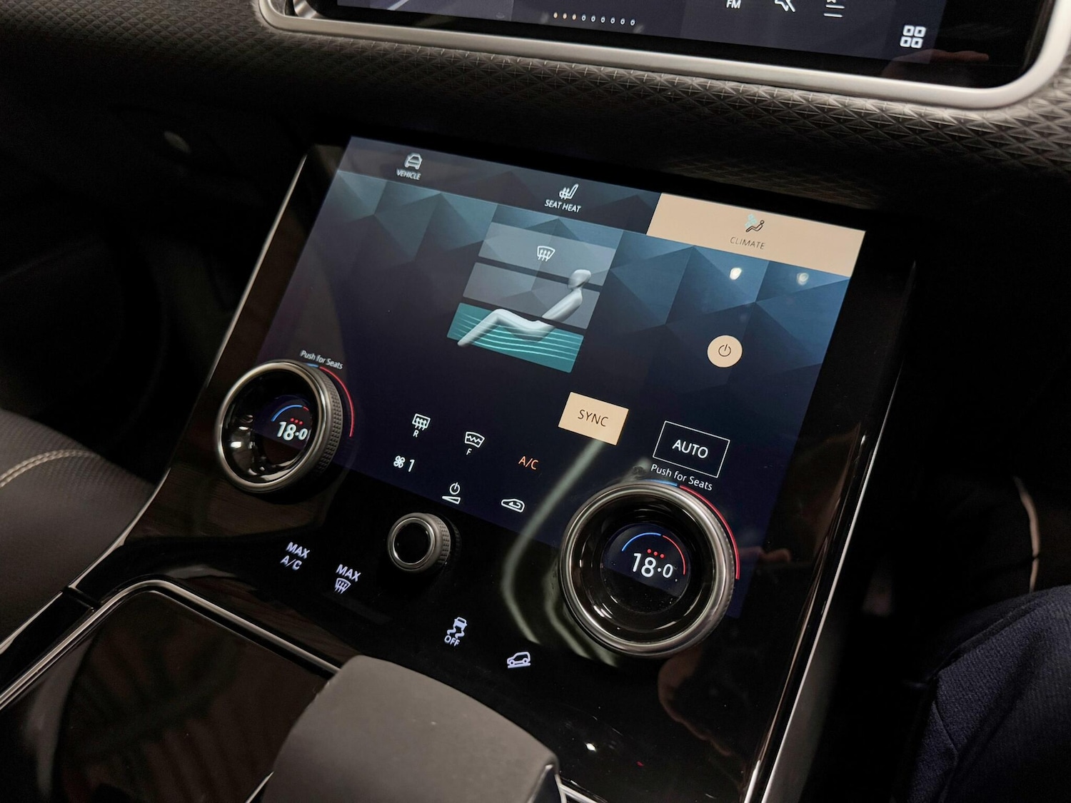 Used Land Rover Range Rover Velar 2021 for sale - 76632802: Photo 39