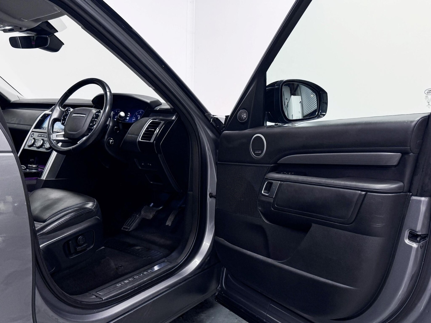 Used Land Rover Discovery 2020 for sale - 77091174: Photo 17