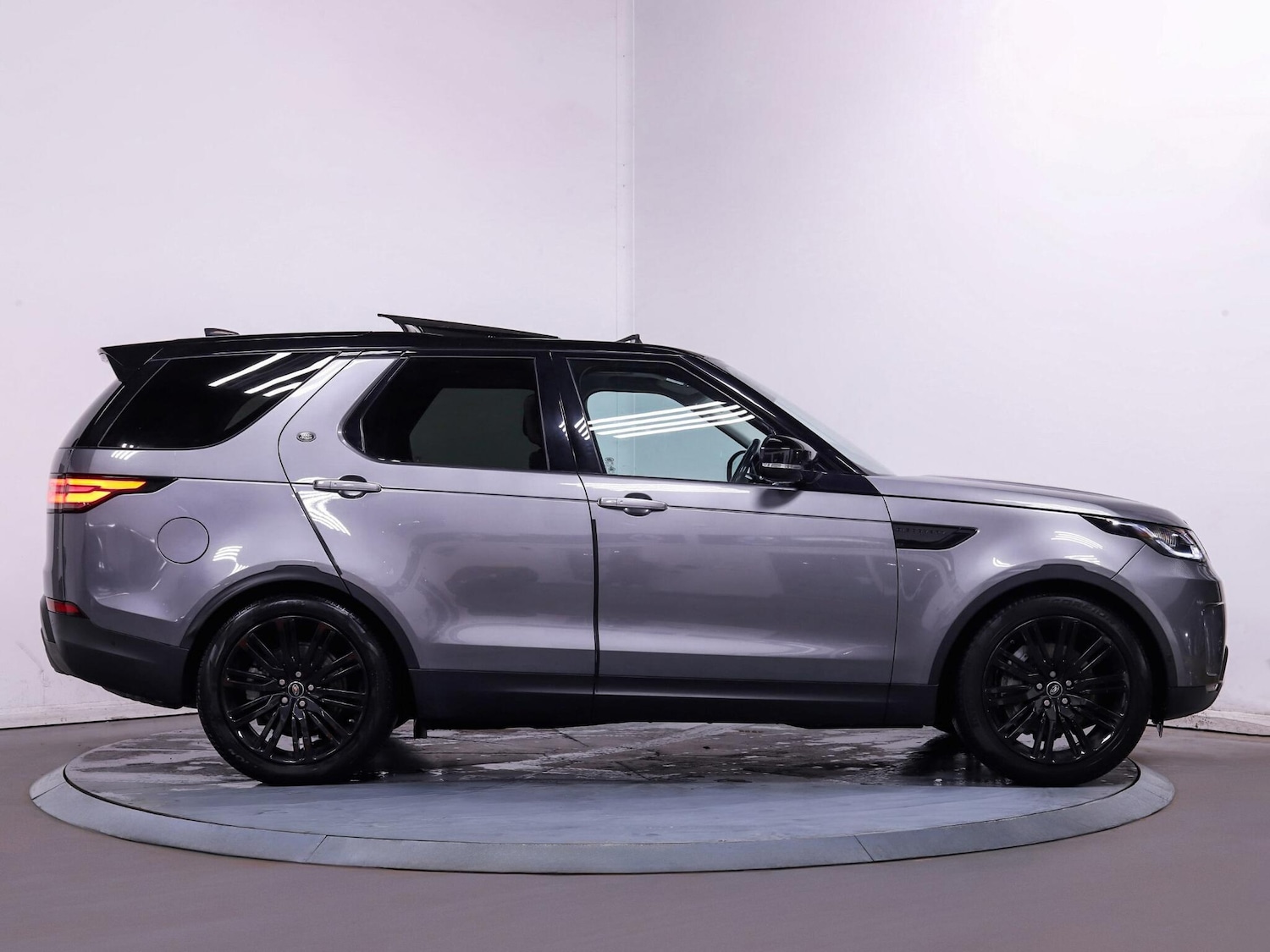 Used Land Rover Discovery 2020 for sale - 77091174: Photo 8
