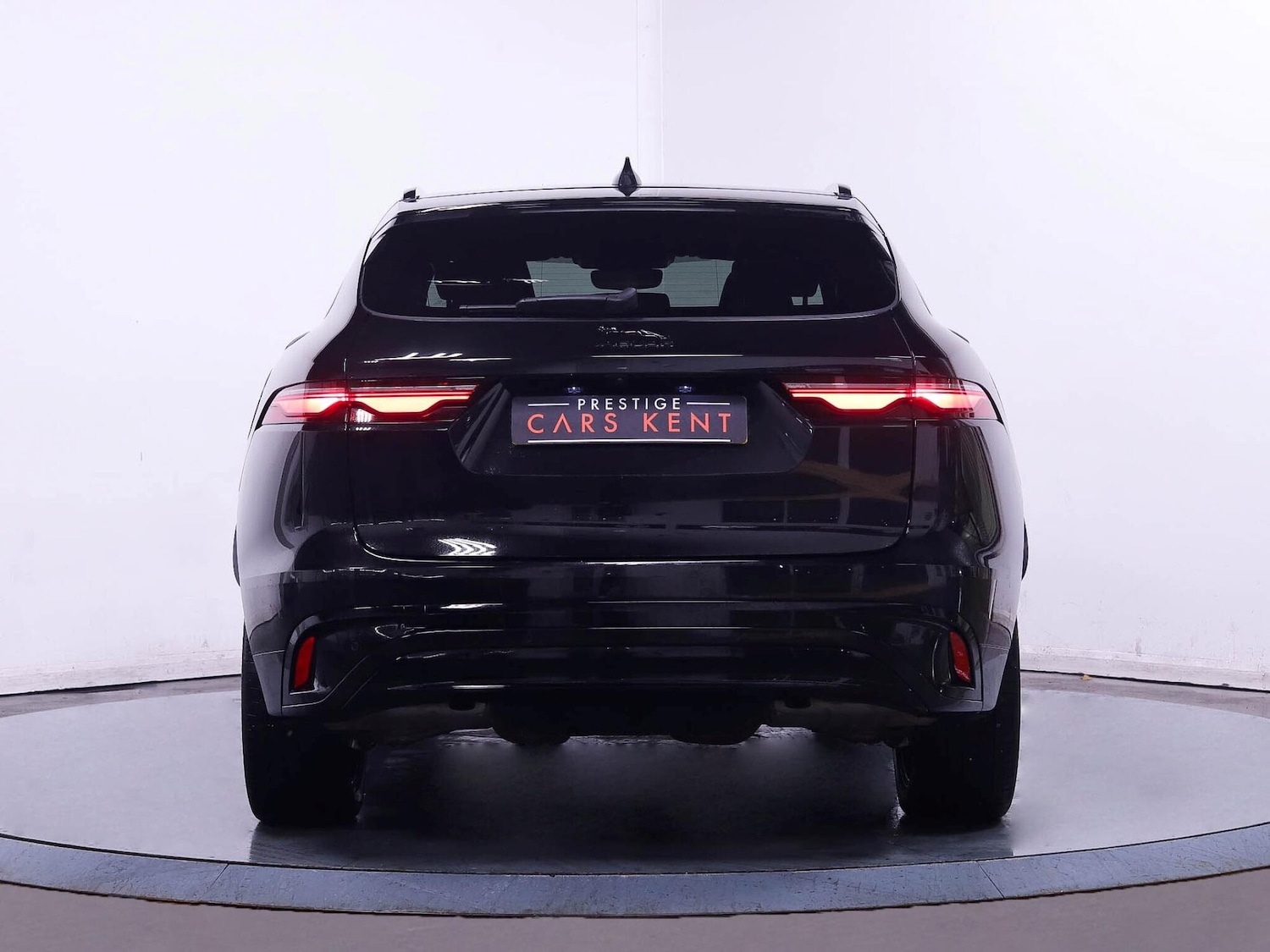 Used Jaguar F-Pace 2023 for sale - 76839770: Photo 11