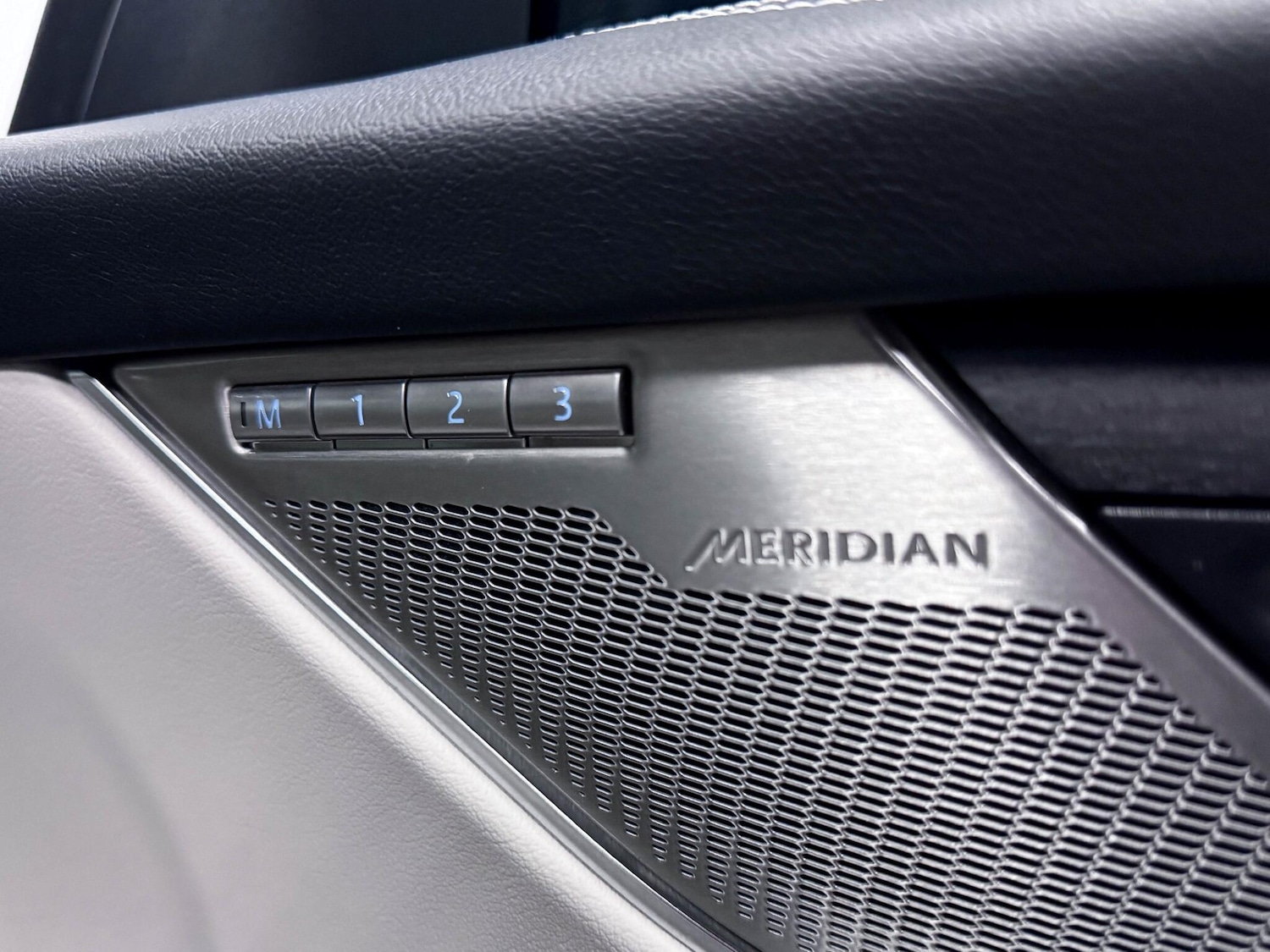 Used Jaguar F-Pace 2023 for sale - 76839770: Photo 16