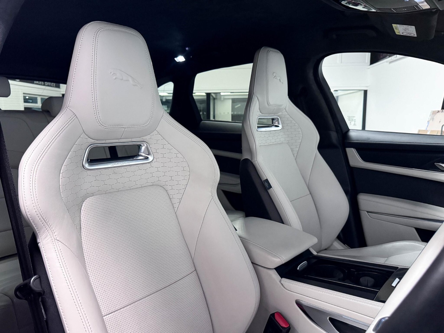 Used Jaguar F-Pace 2023 for sale - 76839770: Photo 23