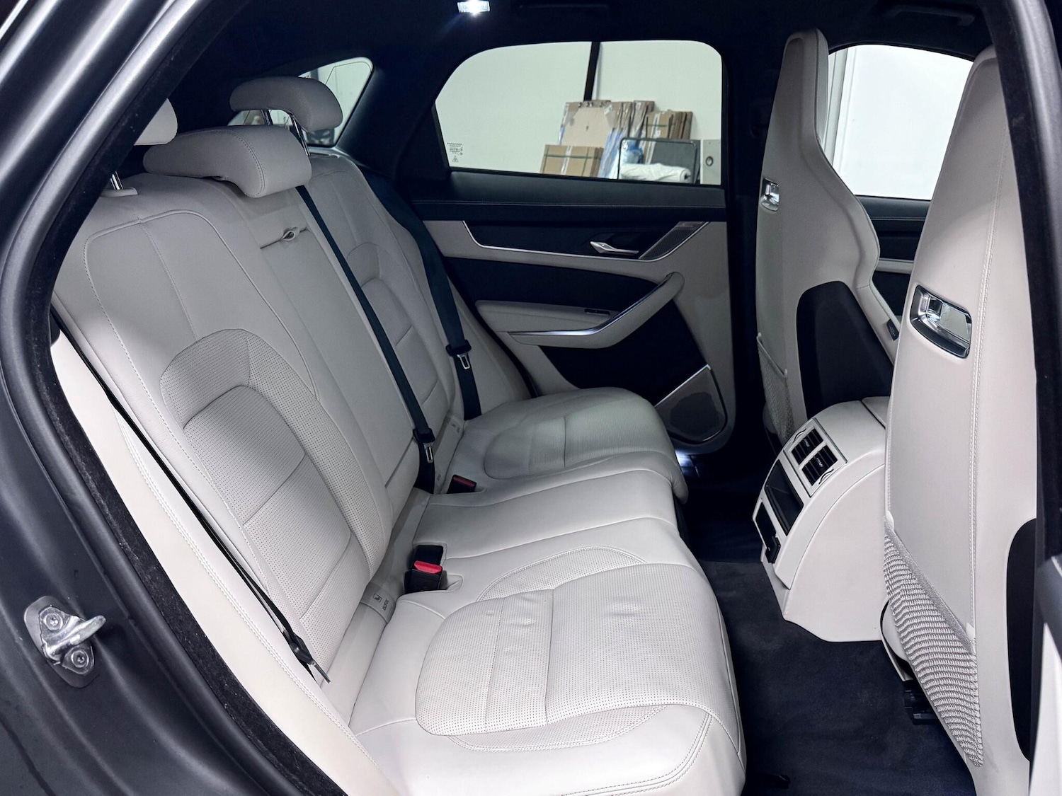 Used Jaguar F-Pace 2023 for sale - 76839770: Photo 26