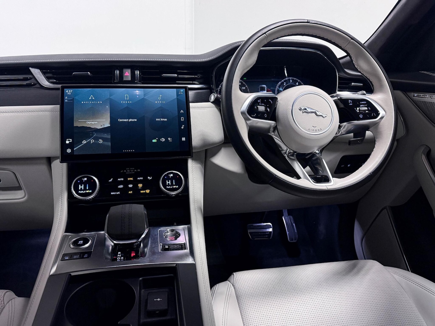 Used Jaguar F-Pace 2023 for sale - 76839770: Photo 35