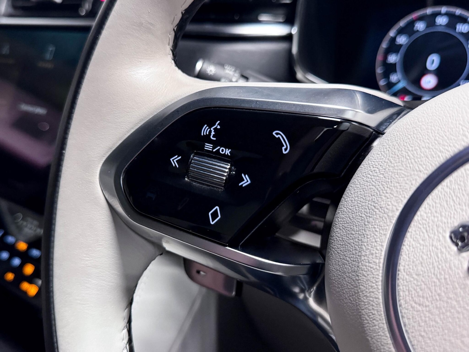 Used Jaguar F-Pace 2023 for sale - 76839770: Photo 37