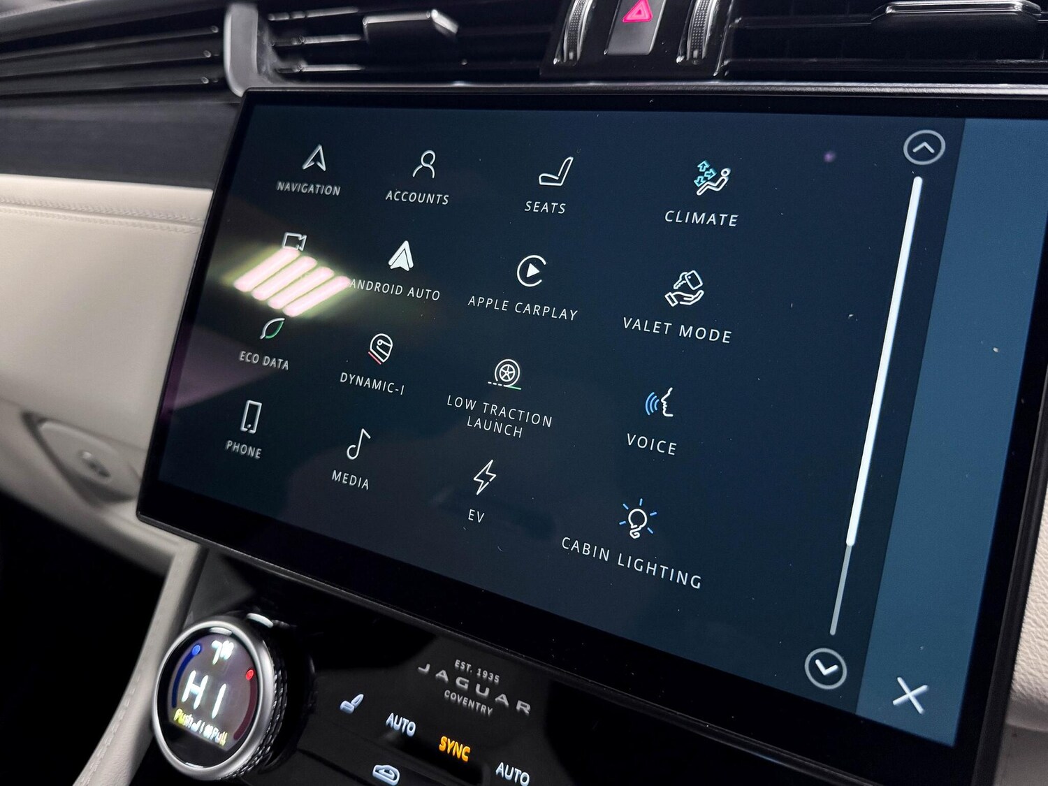 Used Jaguar F-Pace 2023 for sale - 76839770: Photo 40