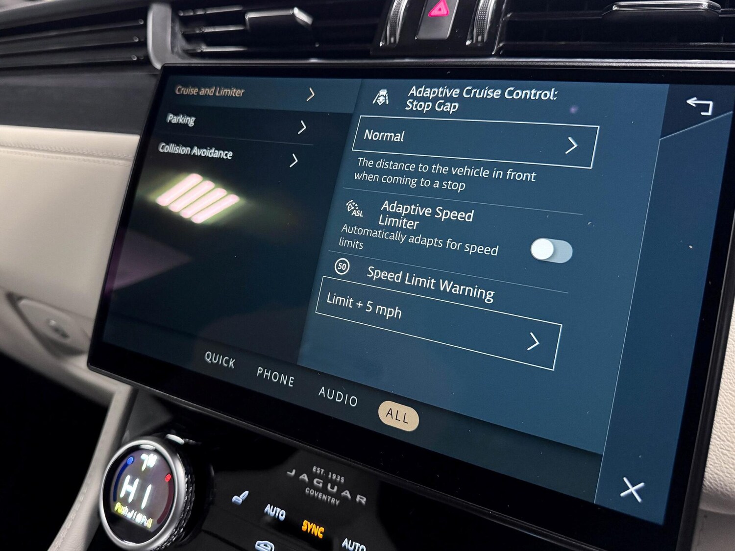 Used Jaguar F-Pace 2023 for sale - 76839770: Photo 43