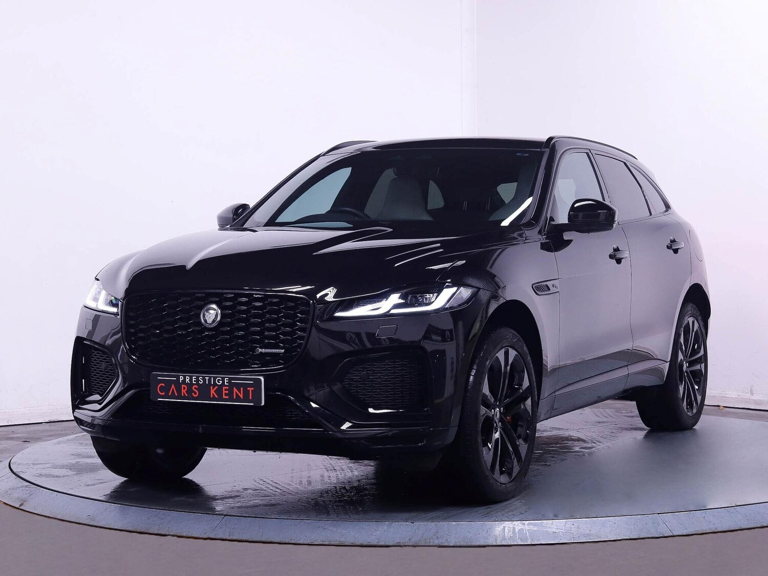 Used Jaguar F-Pace 2023 for sale - 76839770: Photo 6