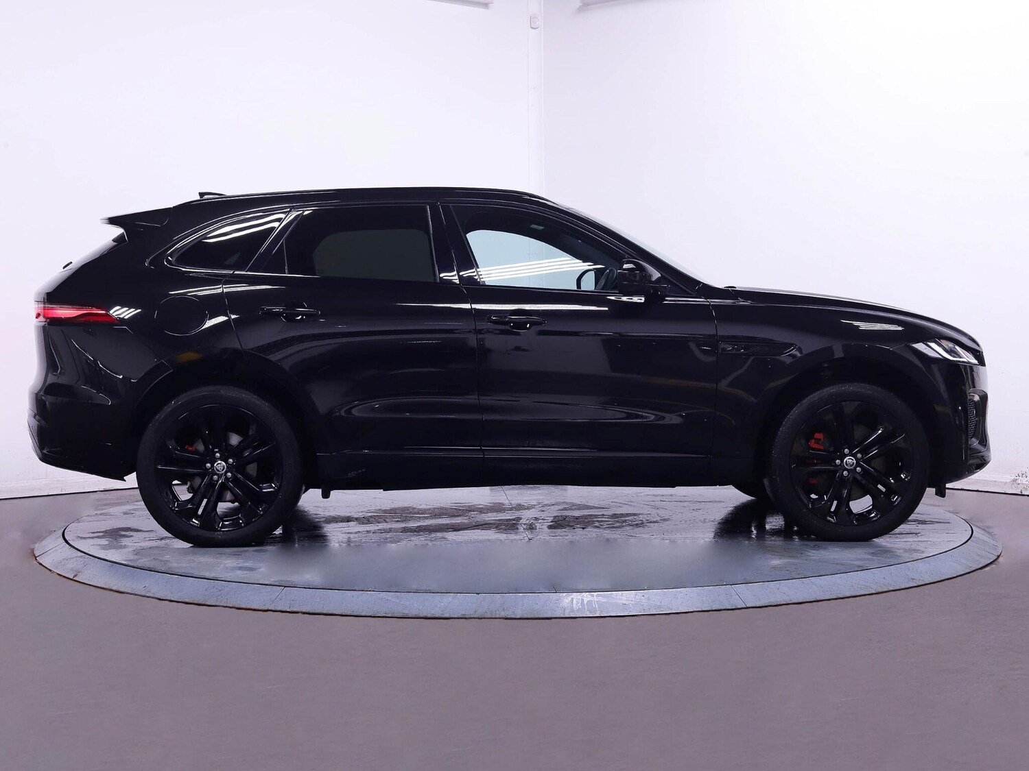 Used Jaguar F-Pace 2023 for sale - 76839770: Photo 8