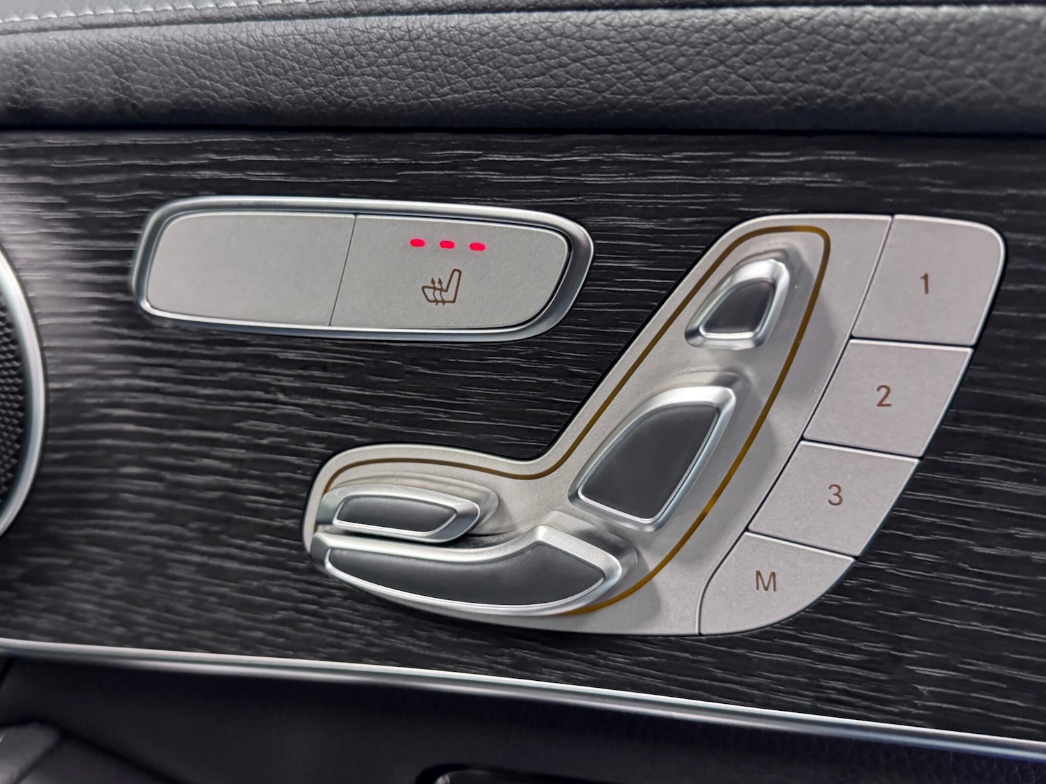 Used Mercedes-Benz GLC 2022 for sale - 76645893: Photo 17