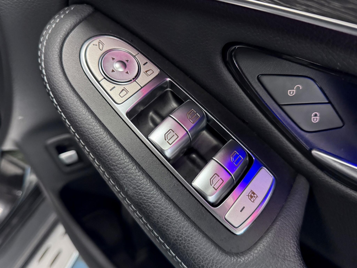 Used Mercedes-Benz GLC 2022 for sale - 76645893: Photo 18