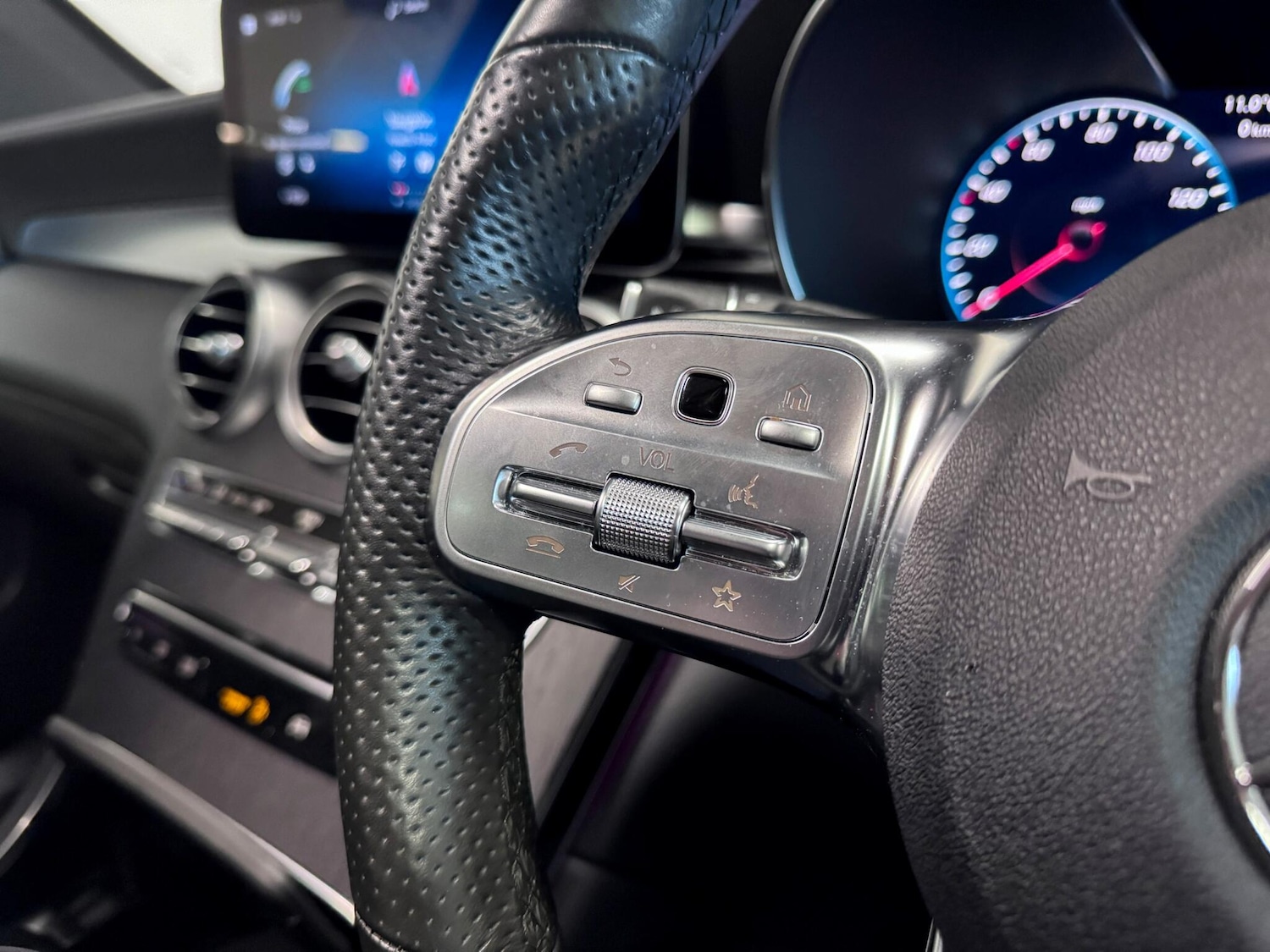 Used Mercedes-Benz GLC 2022 for sale - 76645893: Photo 33