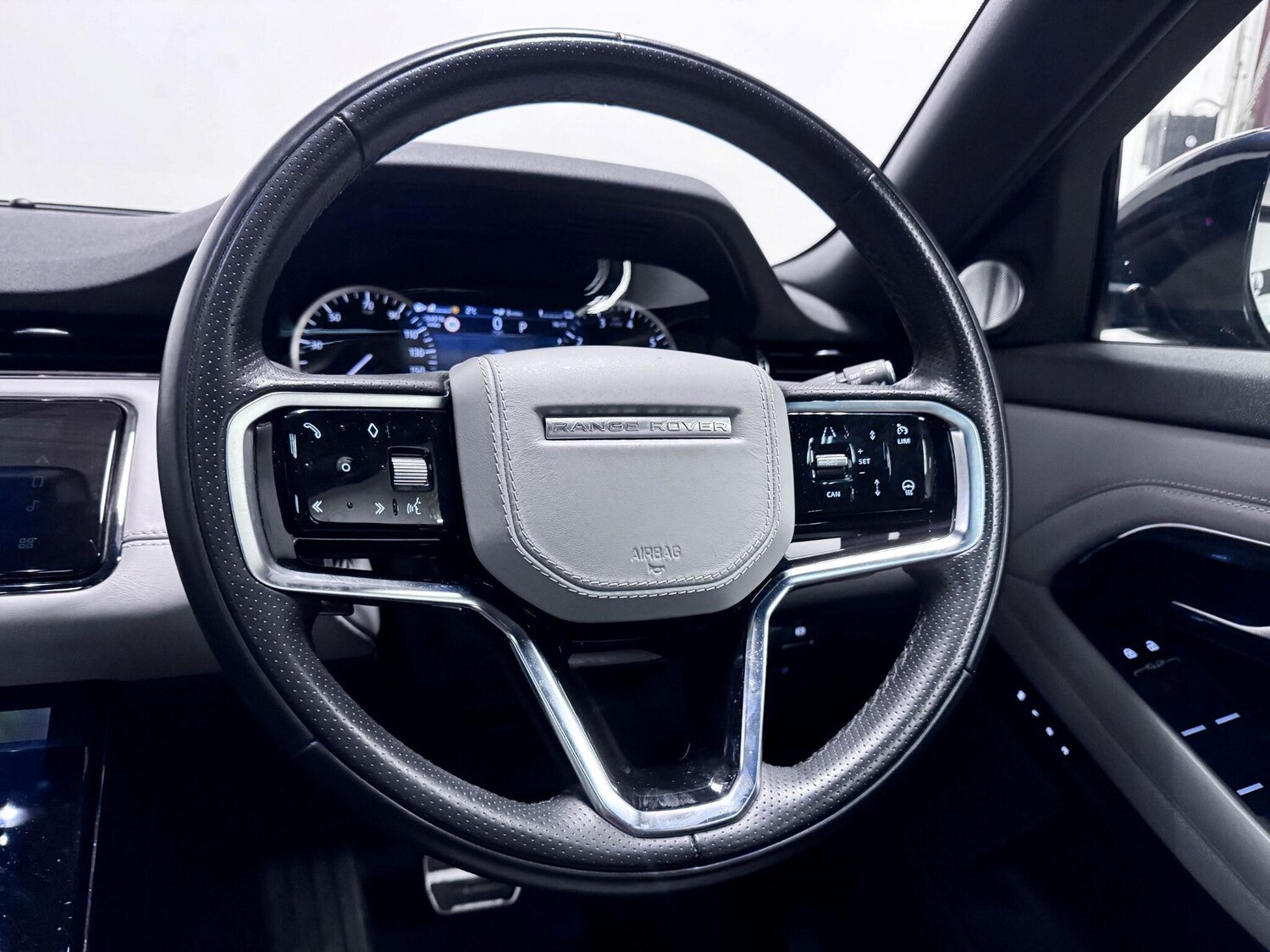 Used Land Rover Range Rover Evoque 2022 for sale - 77016632: Photo 31