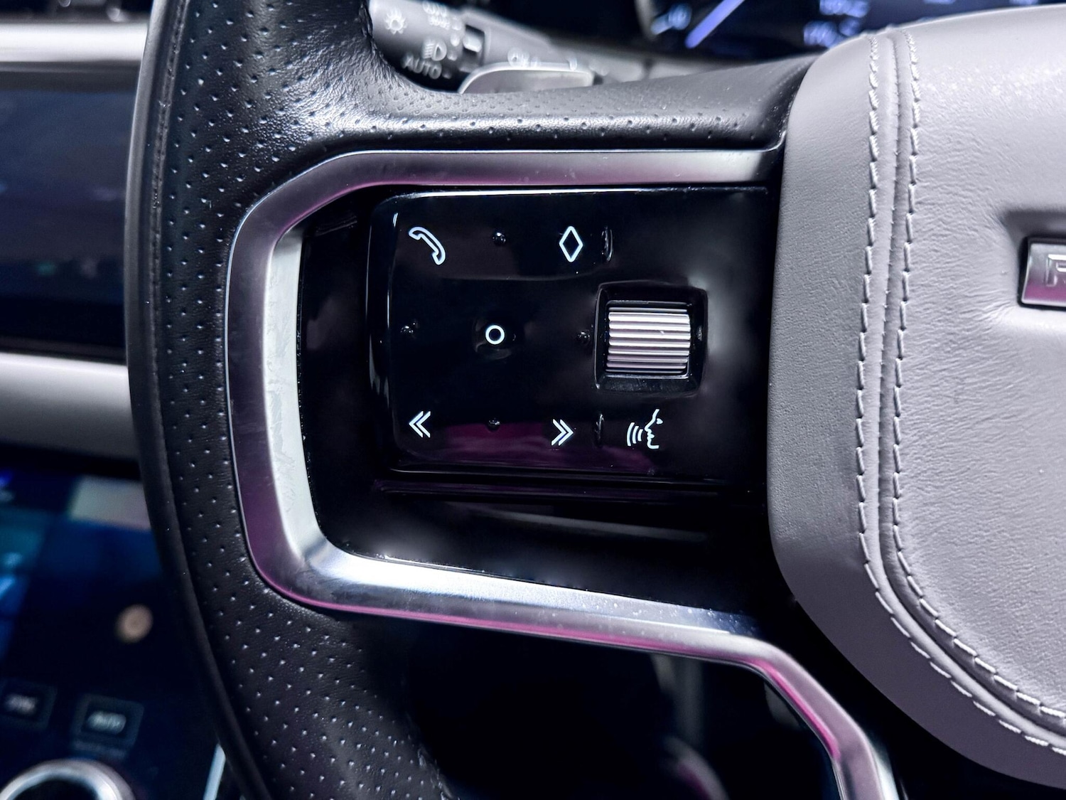 Used Land Rover Range Rover Evoque 2022 for sale - 77016632: Photo 32