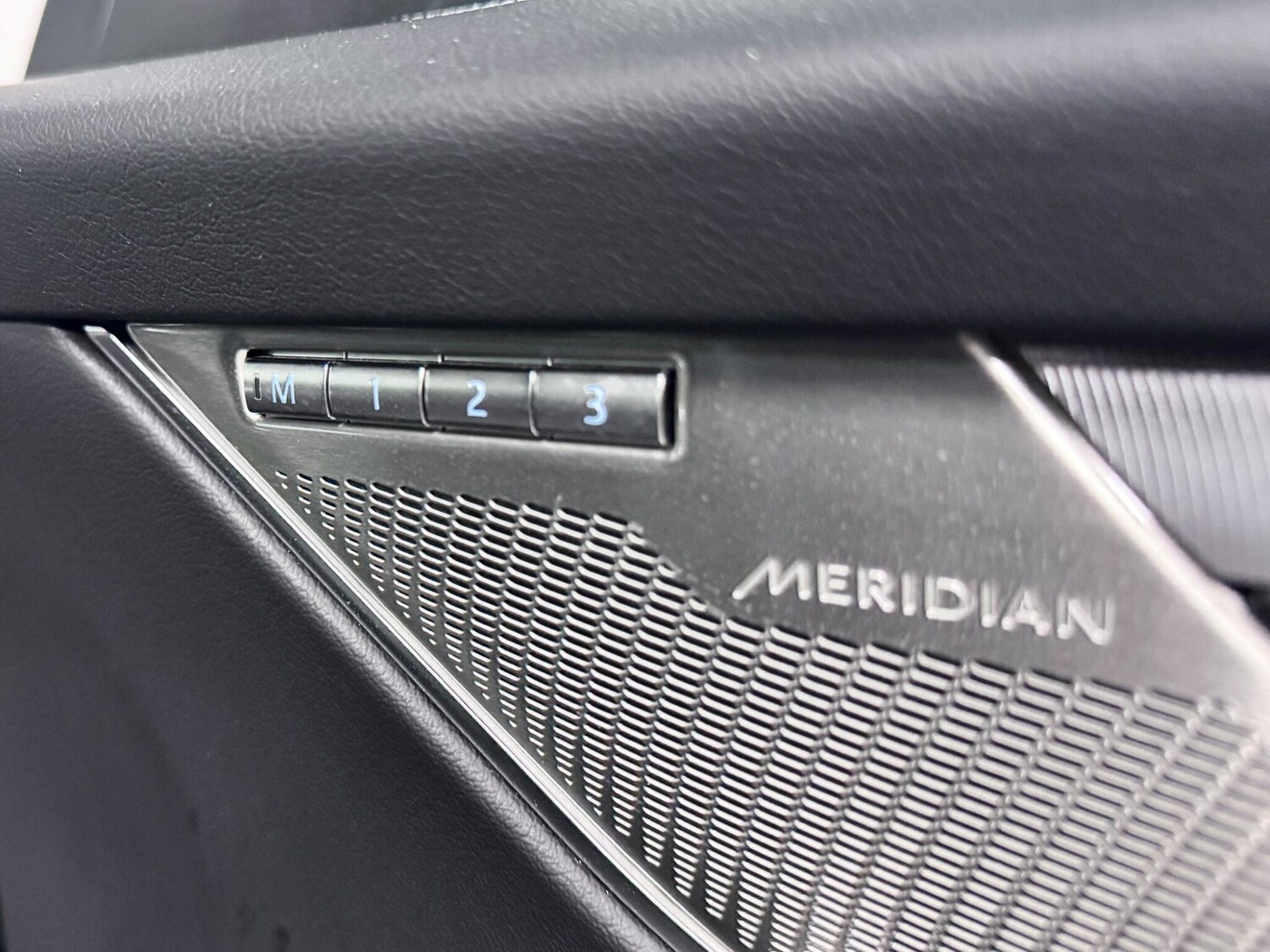 Used Jaguar F-Pace 2023 for sale - 78184516: Photo 16