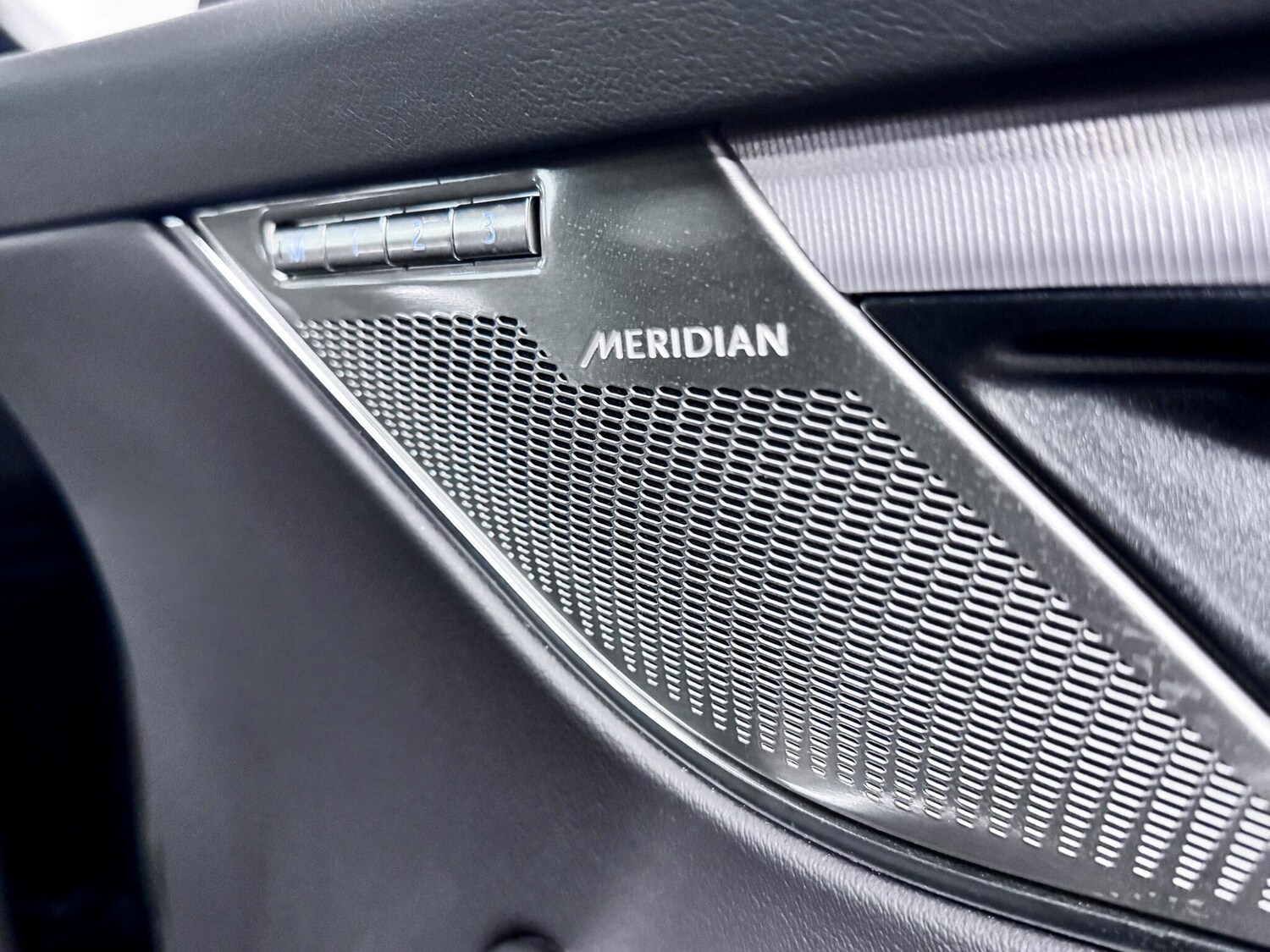 Used Jaguar F-Pace 2023 for sale - 78184516: Photo 17