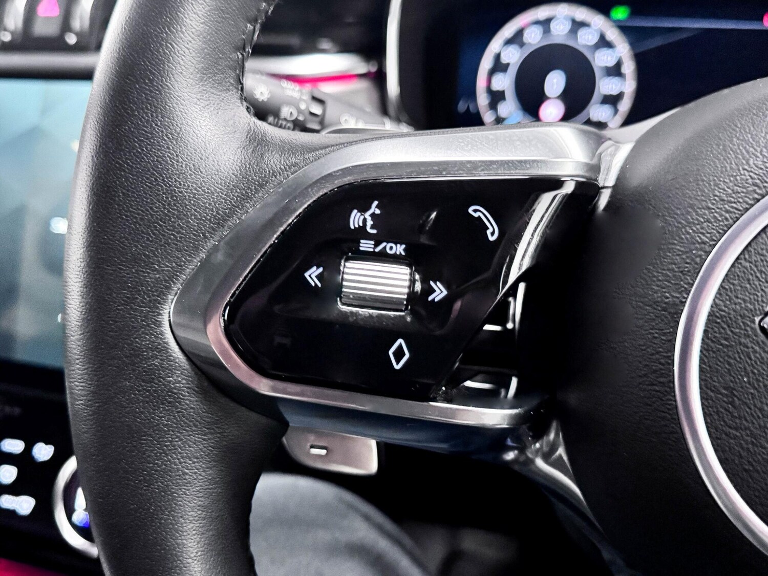 Used Jaguar F-Pace 2023 for sale - 78184516: Photo 37