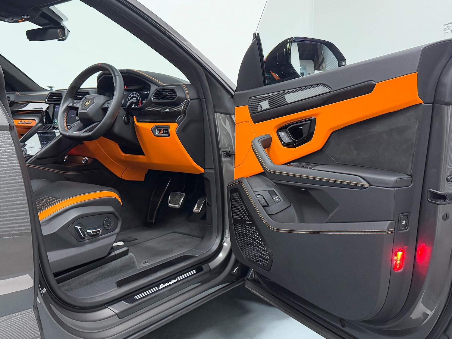 Used Lamborghini Urus 2024 for sale - 76727842: Photo 28