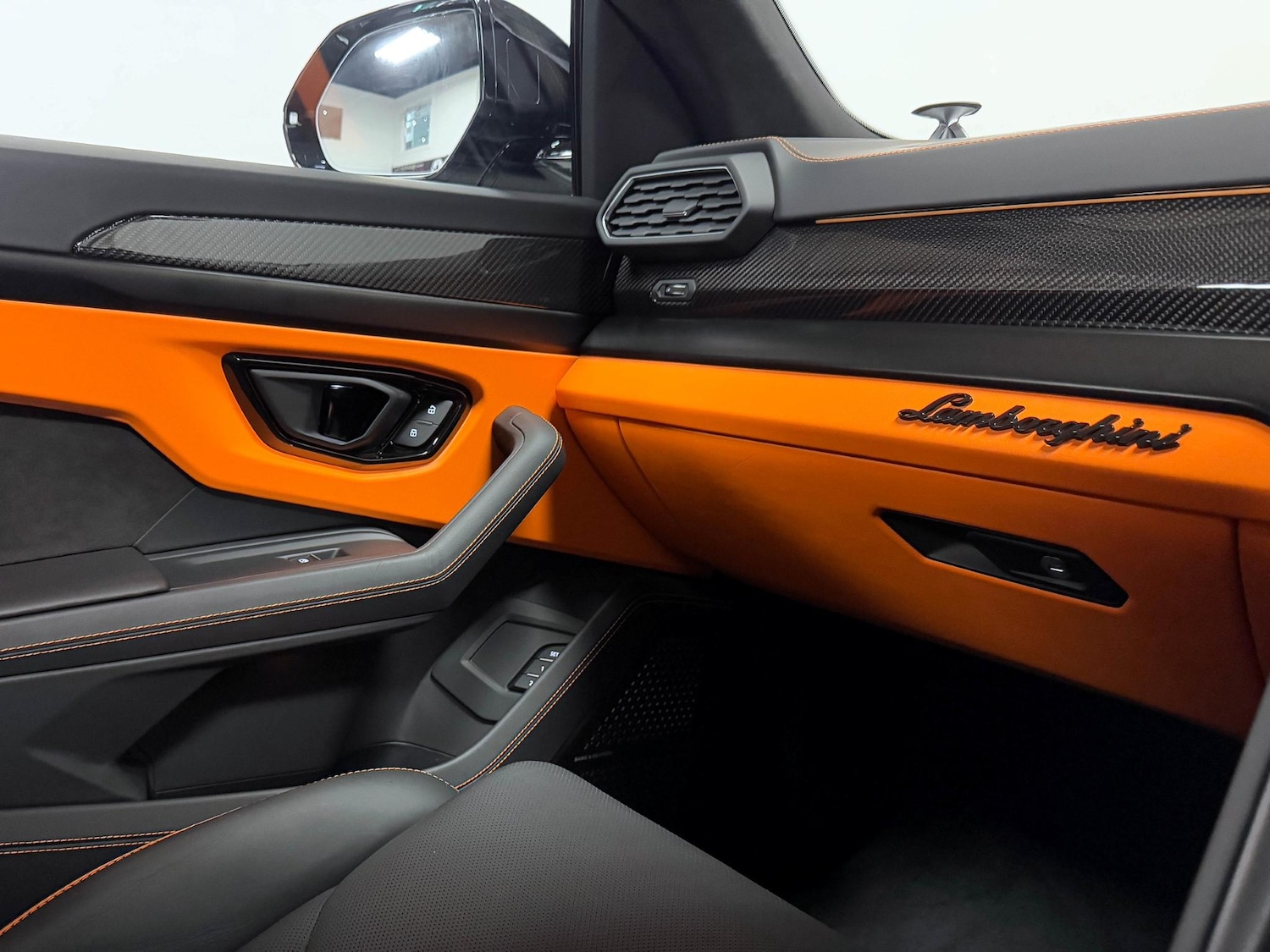 Used Lamborghini Urus 2024 for sale - 76727842: Photo 44