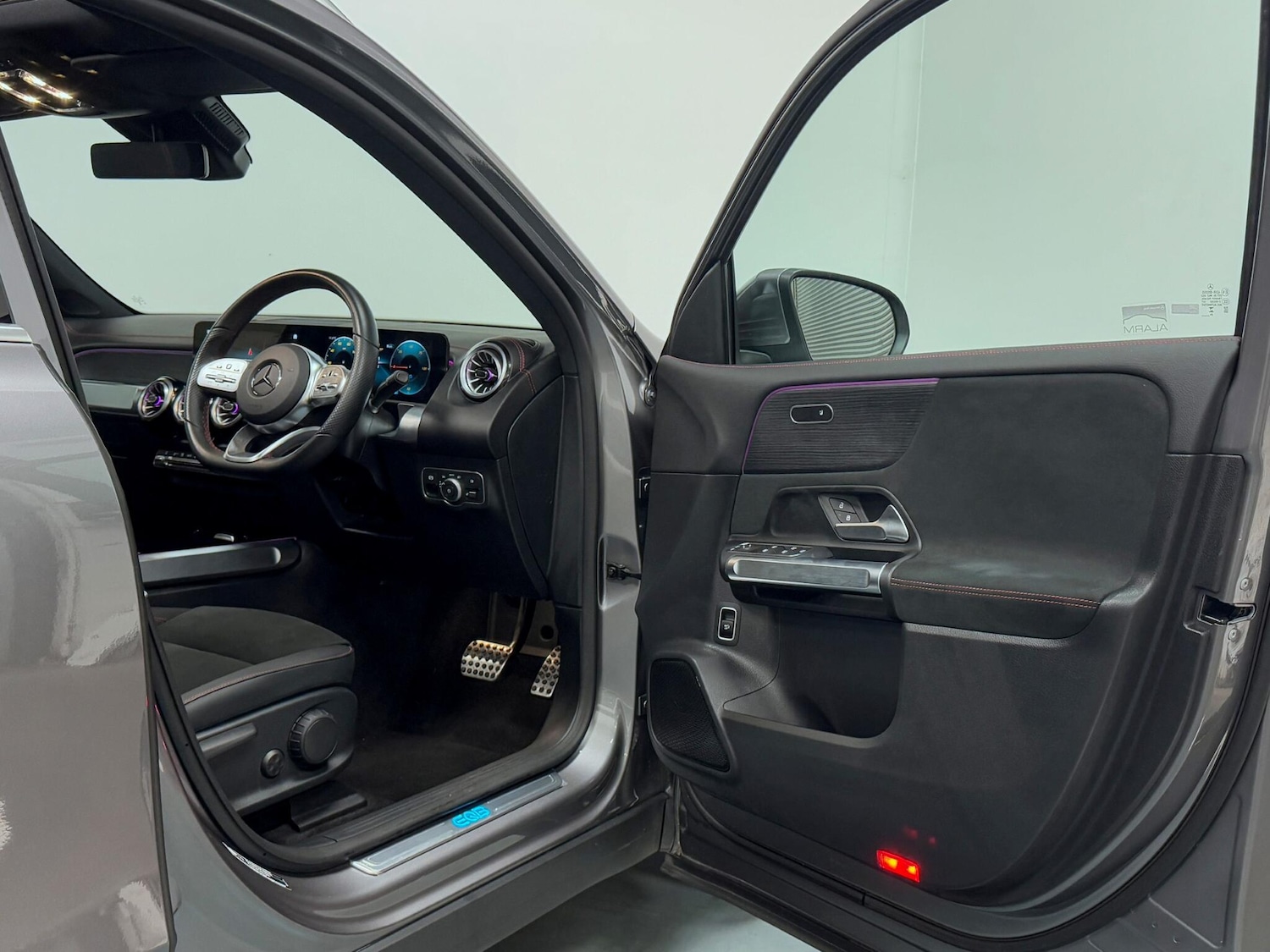 Used Mercedes-Benz EQB 2024 for sale - 76283292: Photo 16