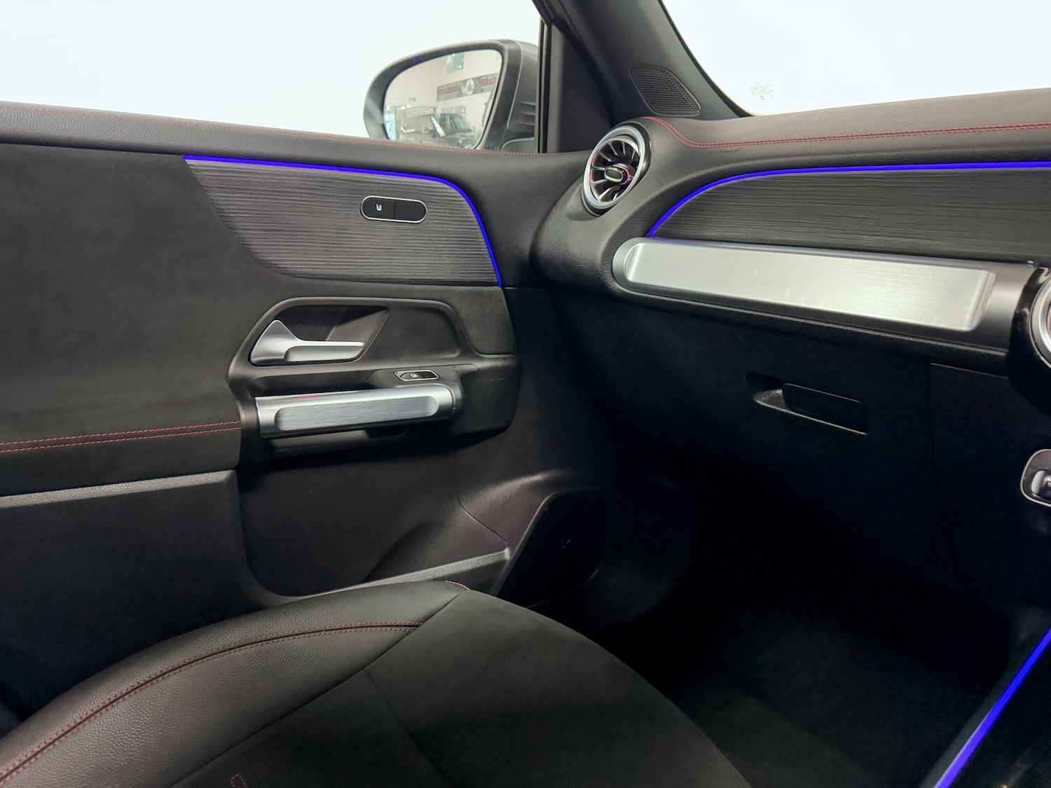 Used Mercedes-Benz EQB 2024 for sale - 76283292: Photo 32