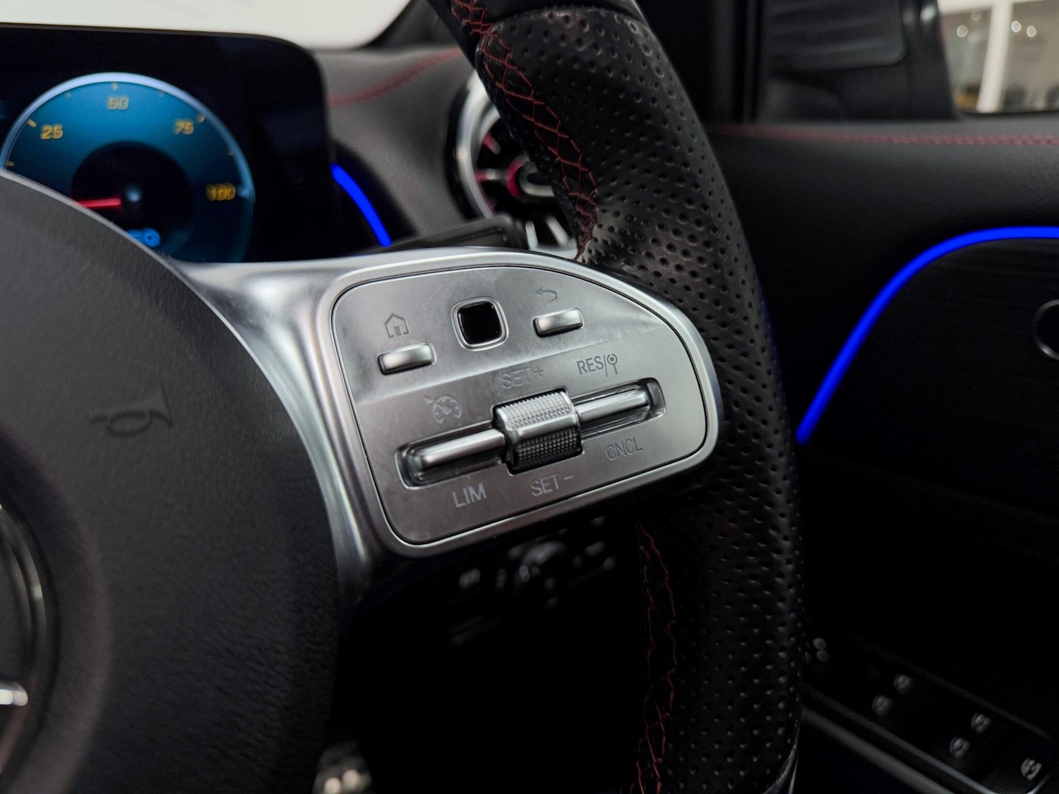 Used Mercedes-Benz EQB 2024 for sale - 76283292: Photo 40