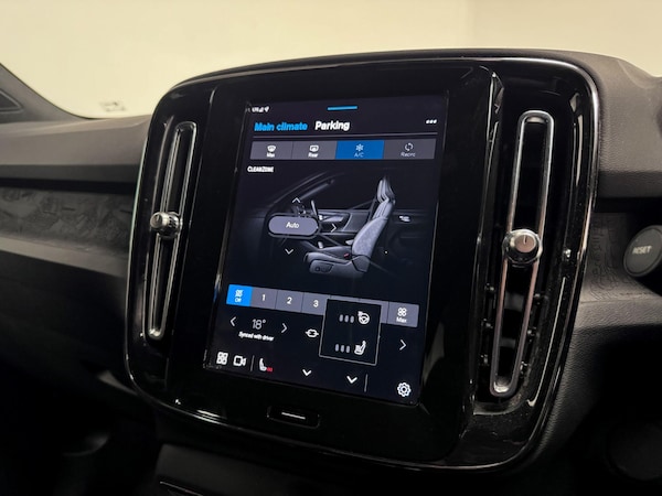 Used Volvo XC40 2023 for sale - 75588711: Photo 44