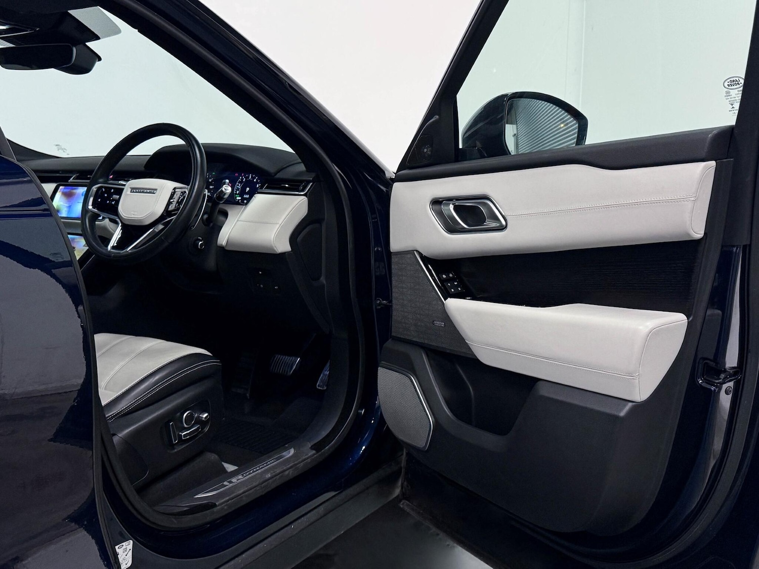 Used Land Rover Range Rover Velar 2021 for sale - 77091878: Photo 14