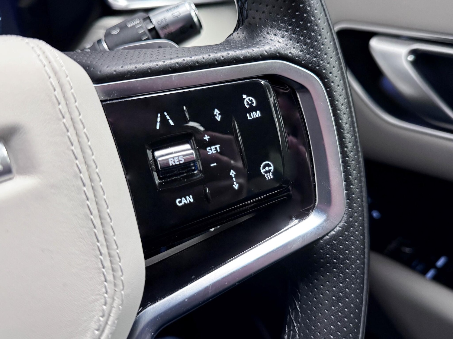 Used Land Rover Range Rover Velar 2021 for sale - 77091878: Photo 40