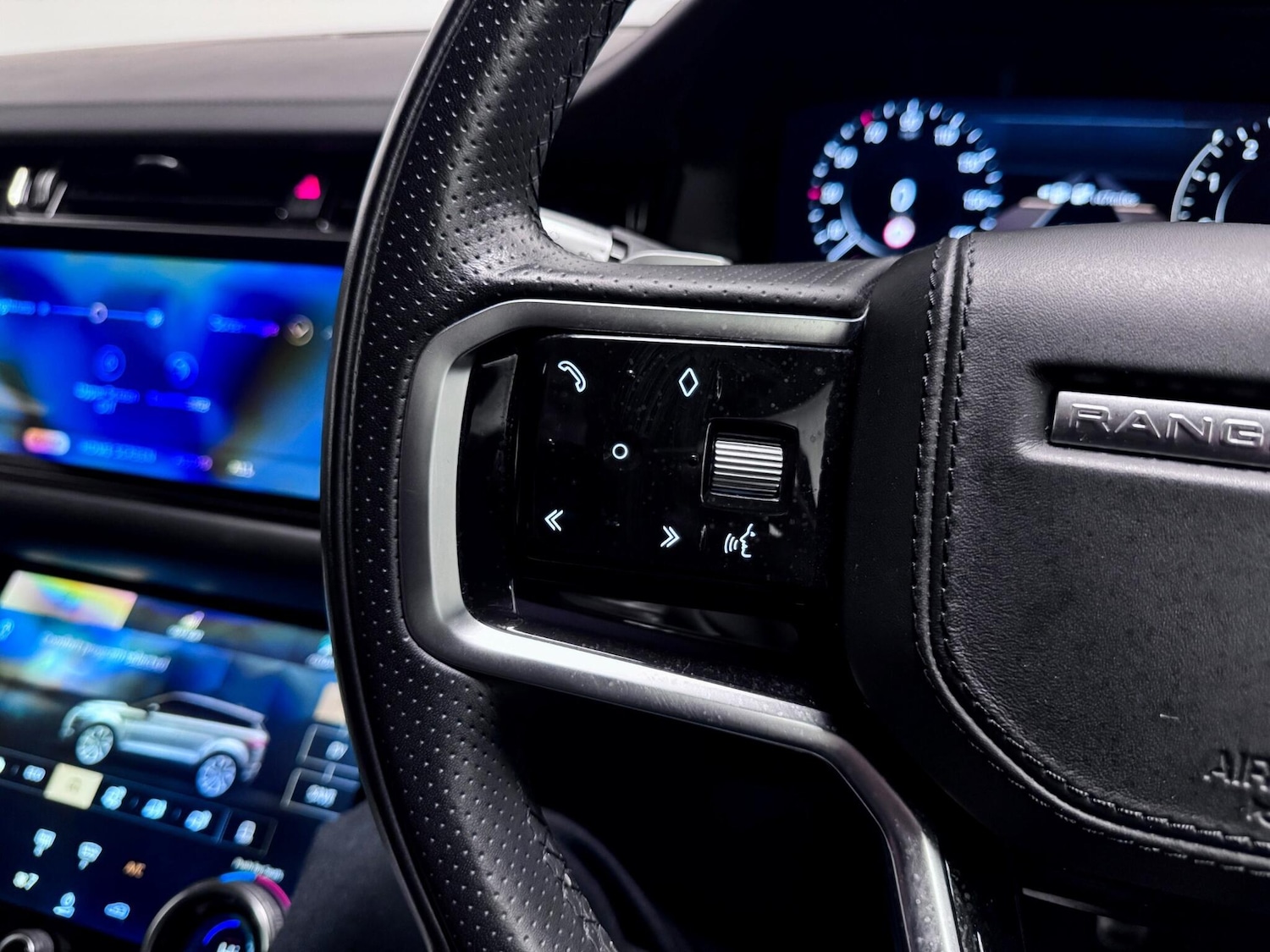 Used Land Rover Range Rover Evoque 2021 for sale - 76485225: Photo 32