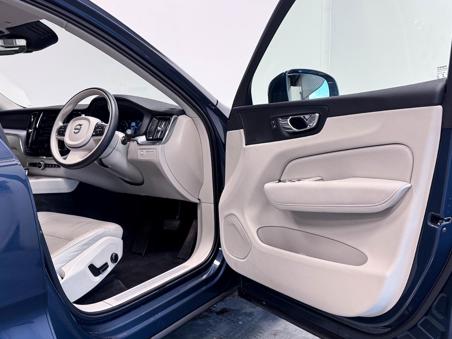 Used Volvo XC60 2020 for sale - 77155331: Photo 14