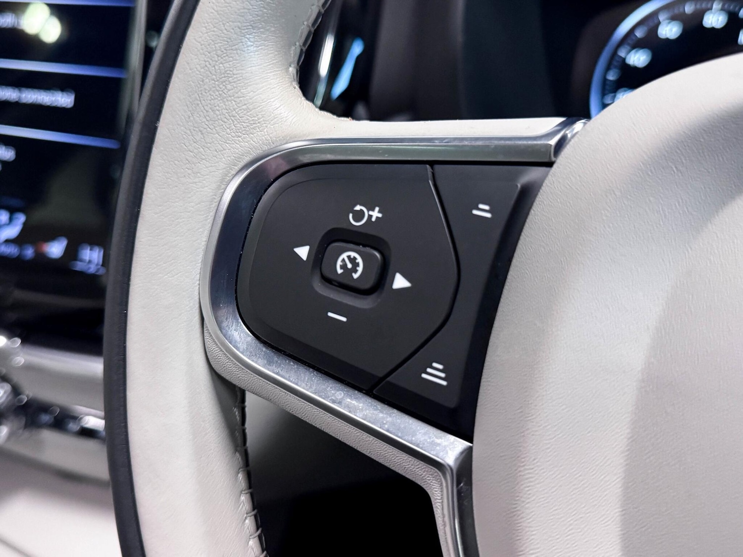 Used Volvo XC60 2020 for sale - 77155331: Photo 32