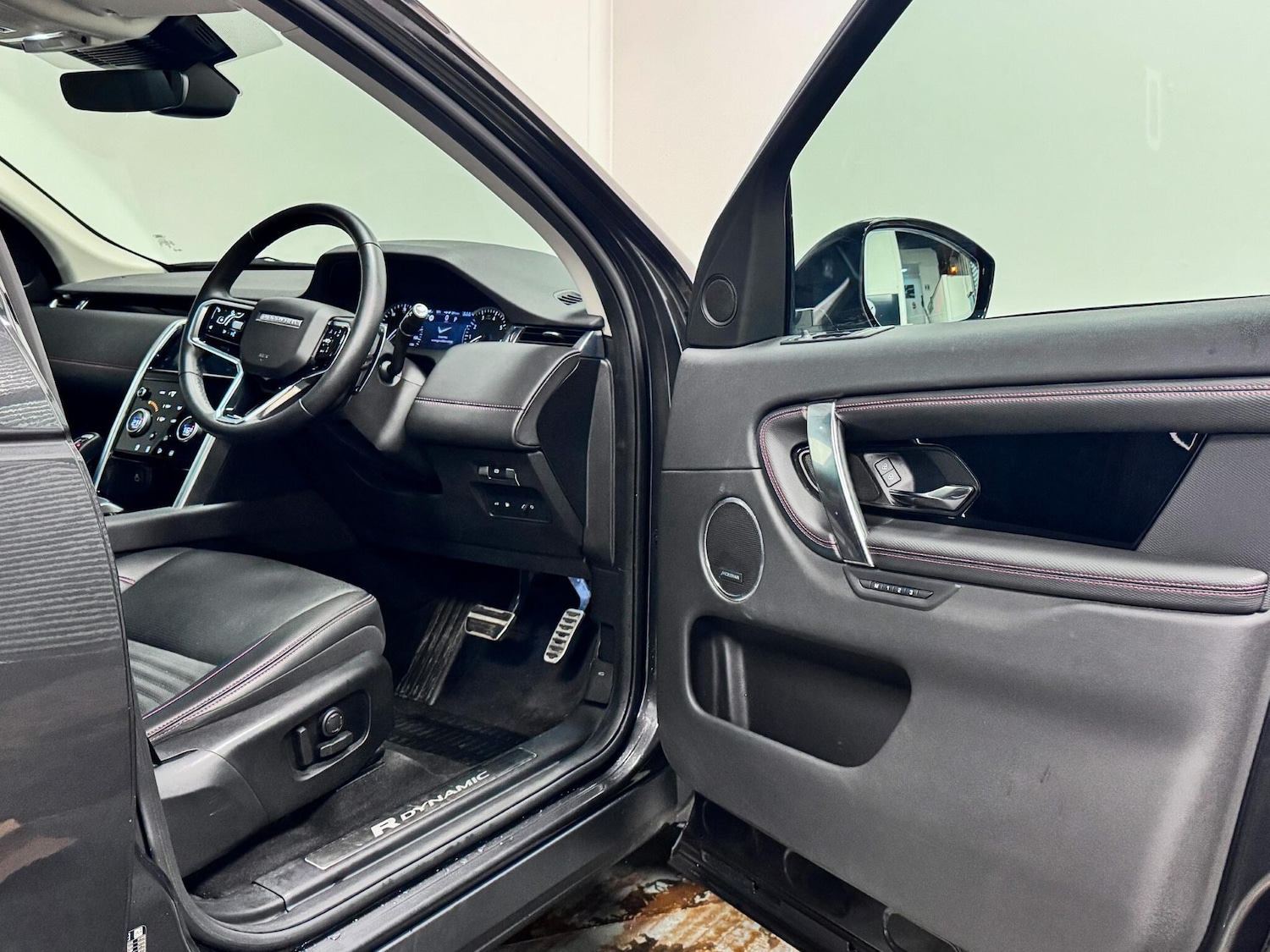 Used Land Rover Discovery Sport 2023 for sale - 77510319: Photo 13