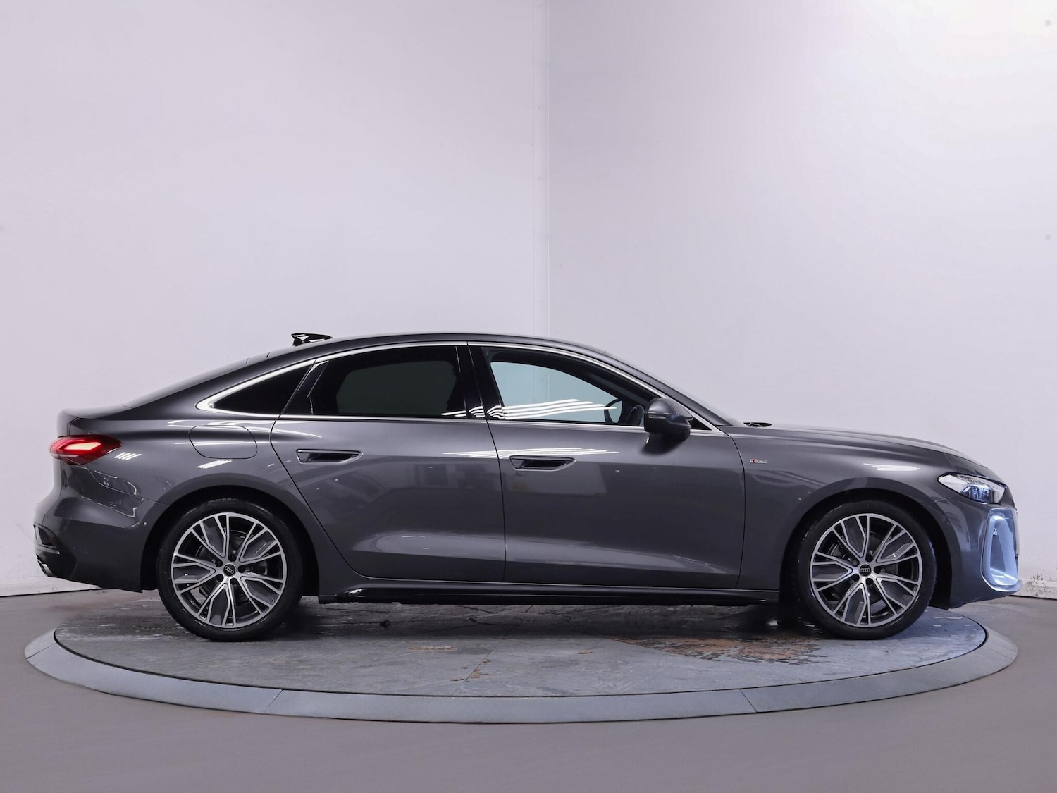 Used Audi A5 2024 for sale - 77109238: Photo 9