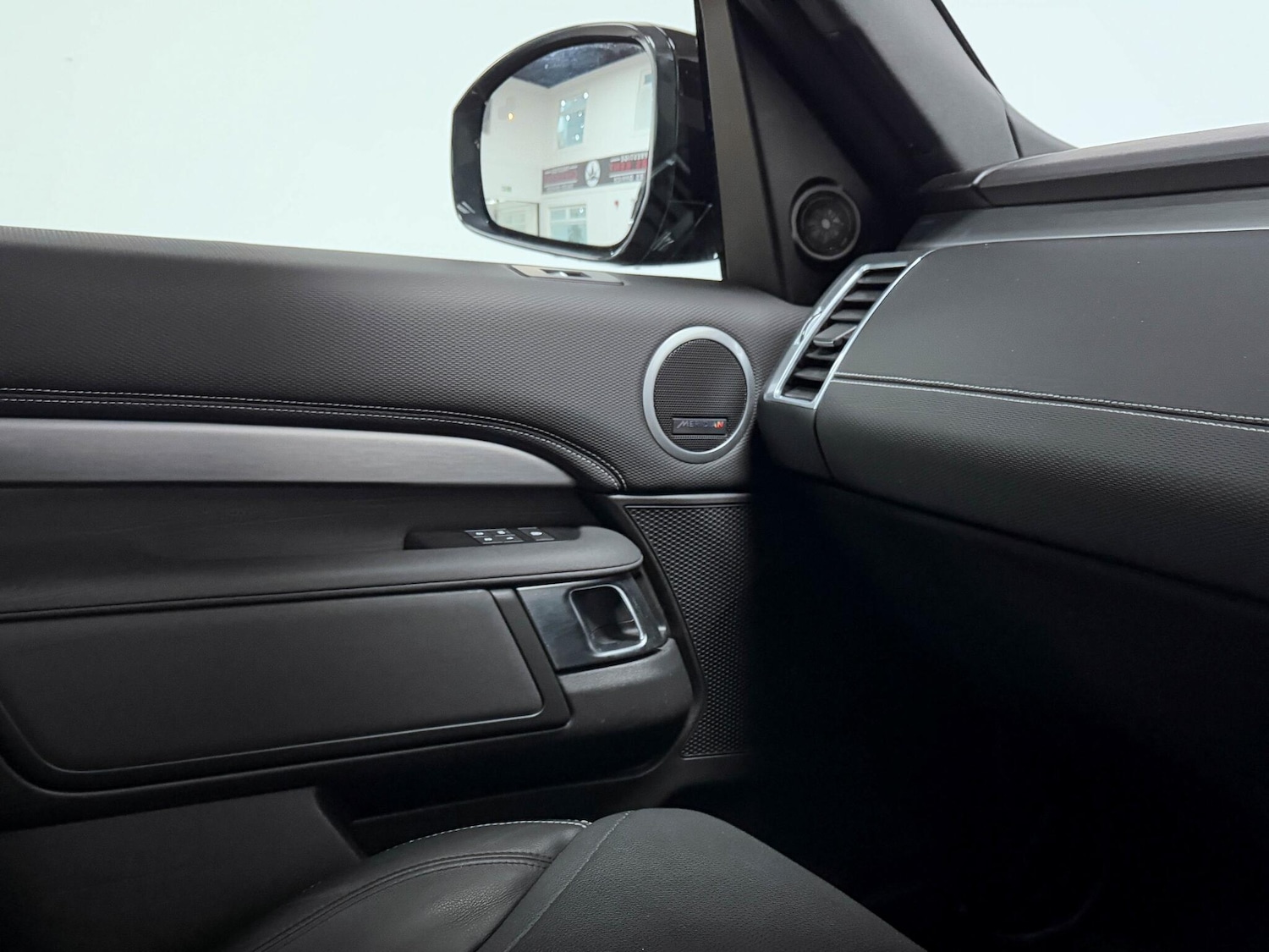 Used Land Rover Discovery 2021 for sale - 77120254: Photo 33