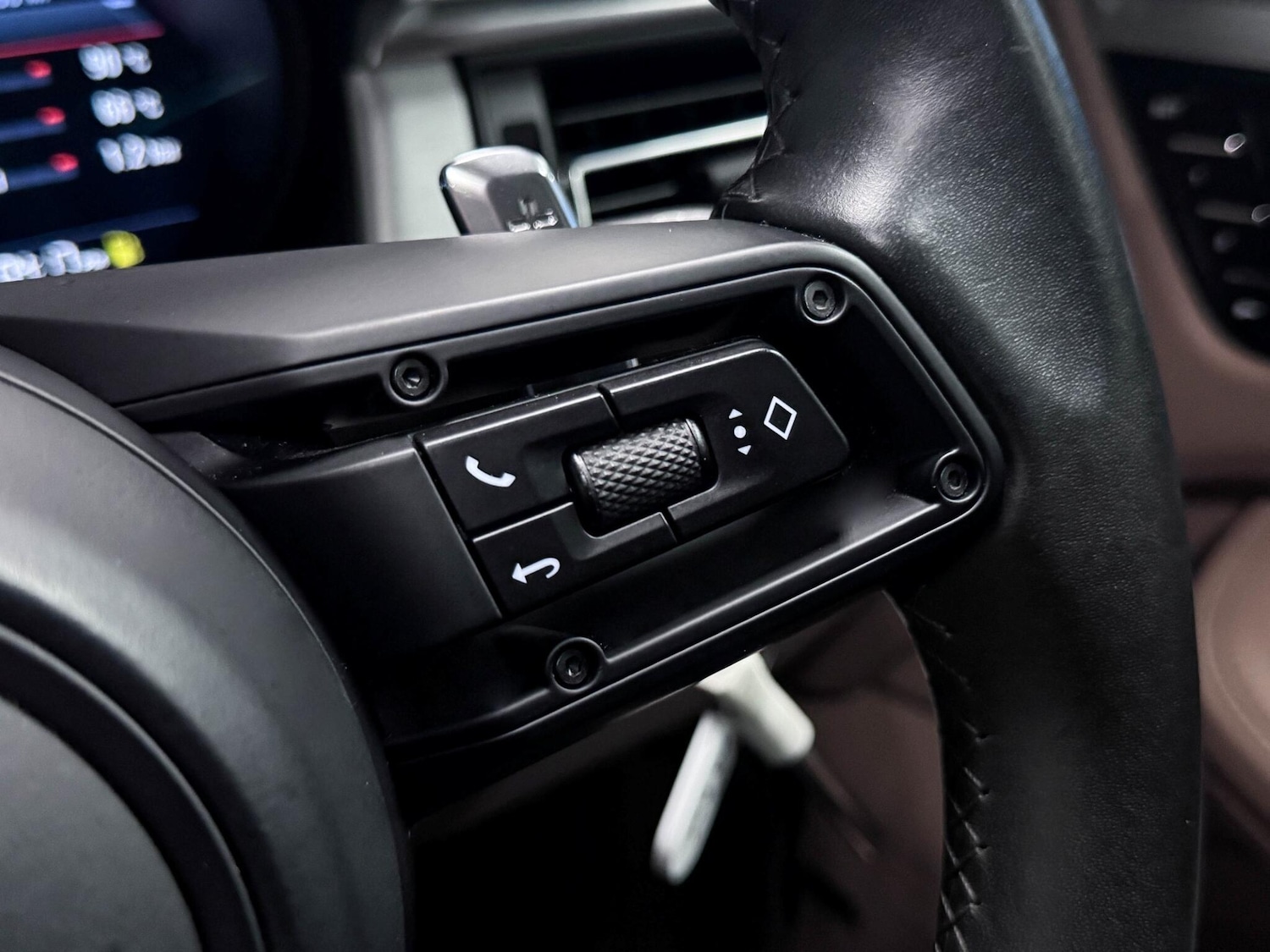 Used Porsche Macan 2022 for sale - 77119844: Photo 43