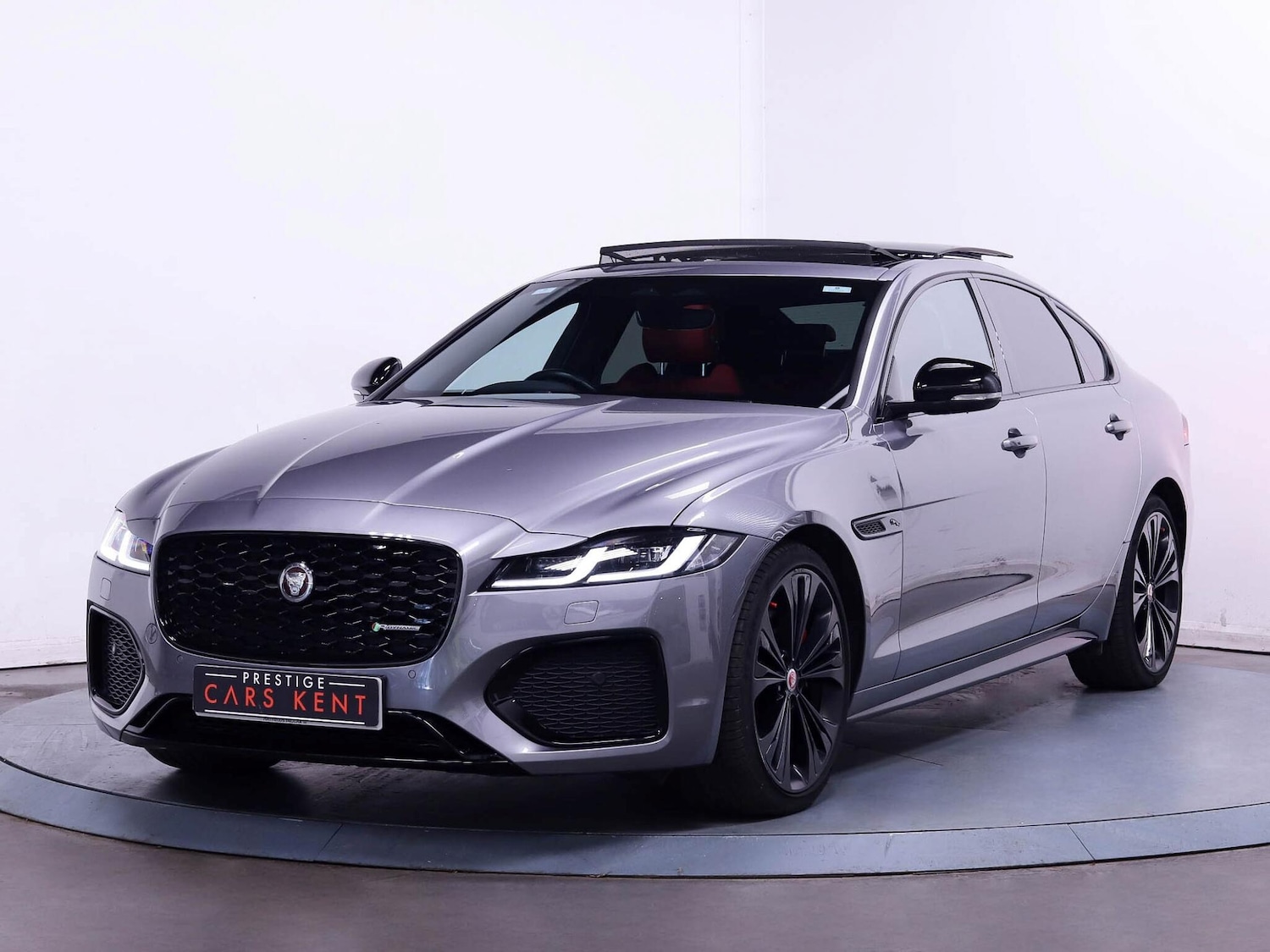 Used Jaguar XF 2023 for sale - 76786396: Photo 6