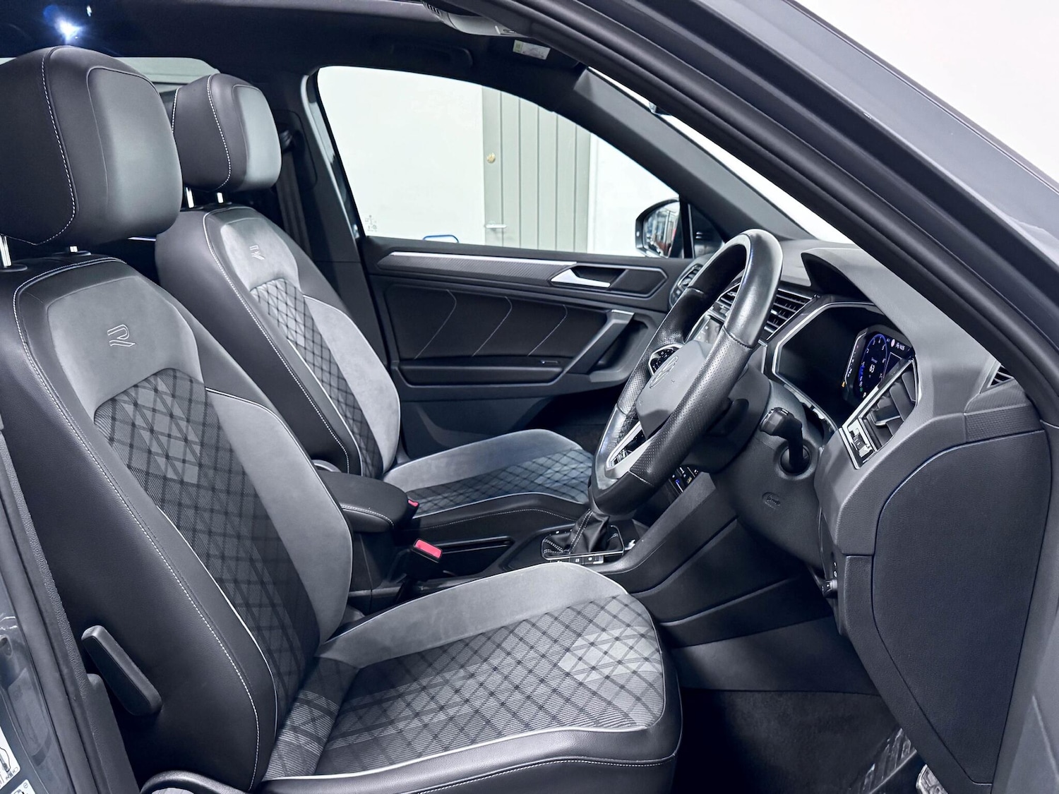 Used Volkswagen Tiguan 2024 for sale - 77074775: Photo 18