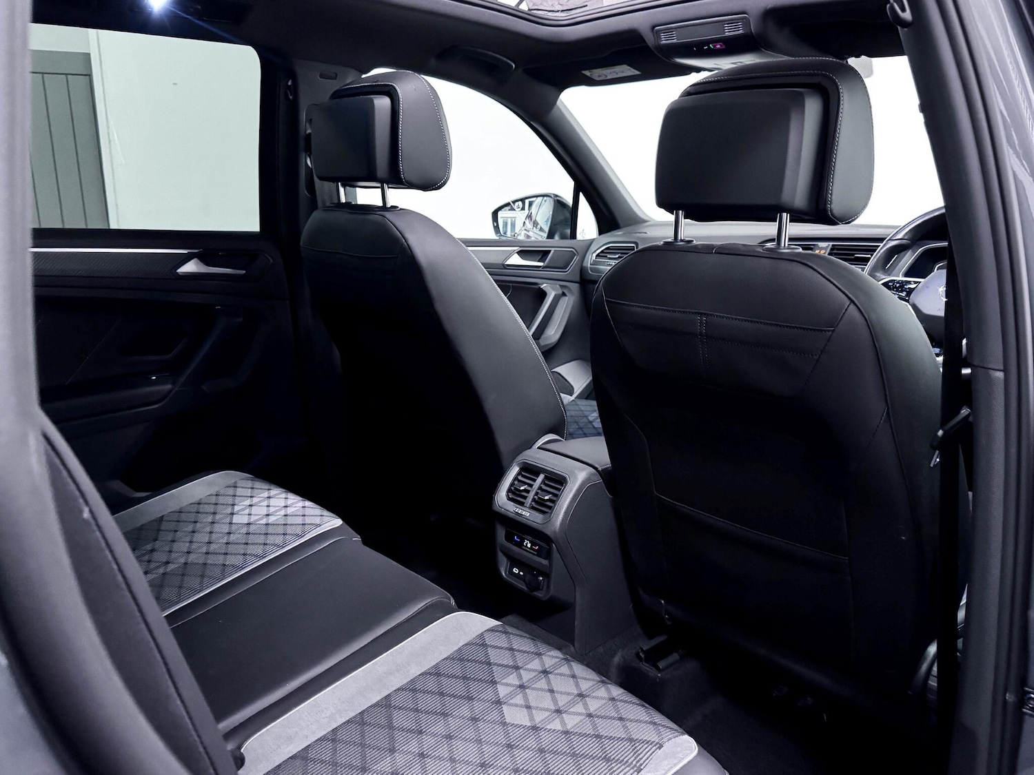 Used Volkswagen Tiguan 2024 for sale - 77074775: Photo 22