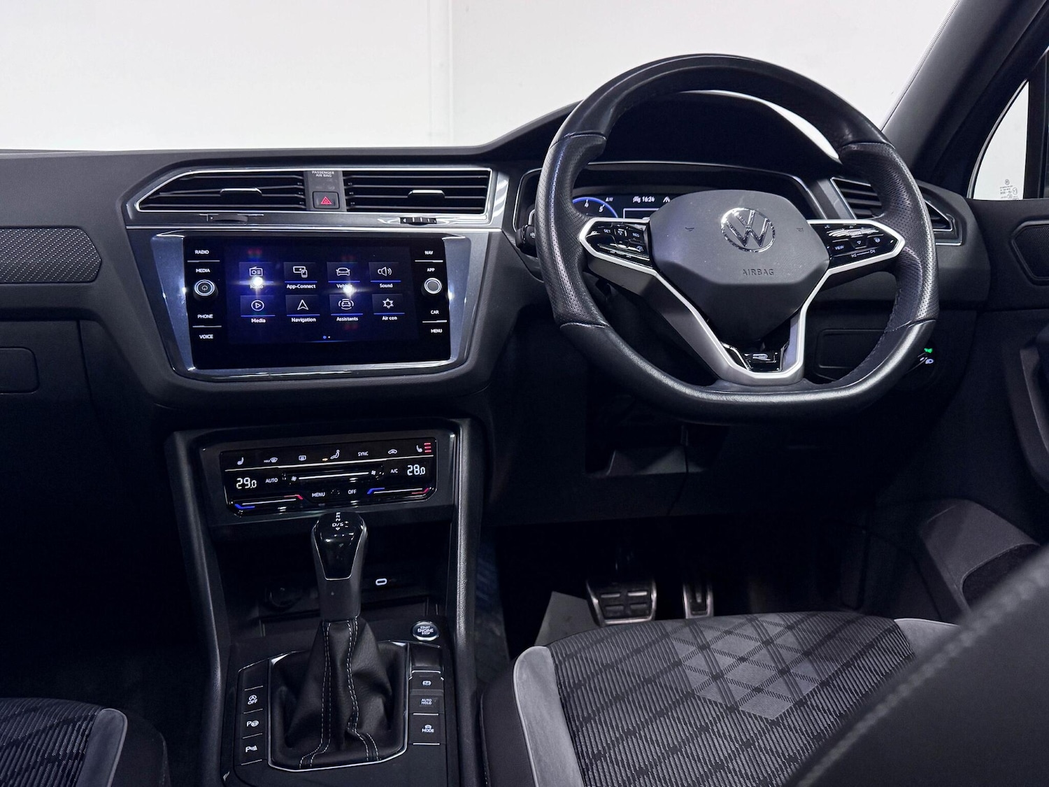 Used Volkswagen Tiguan 2024 for sale - 77074775: Photo 31