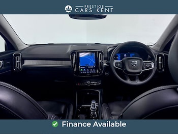 Used Volvo XC40 2023 for sale - 78772579: Photo