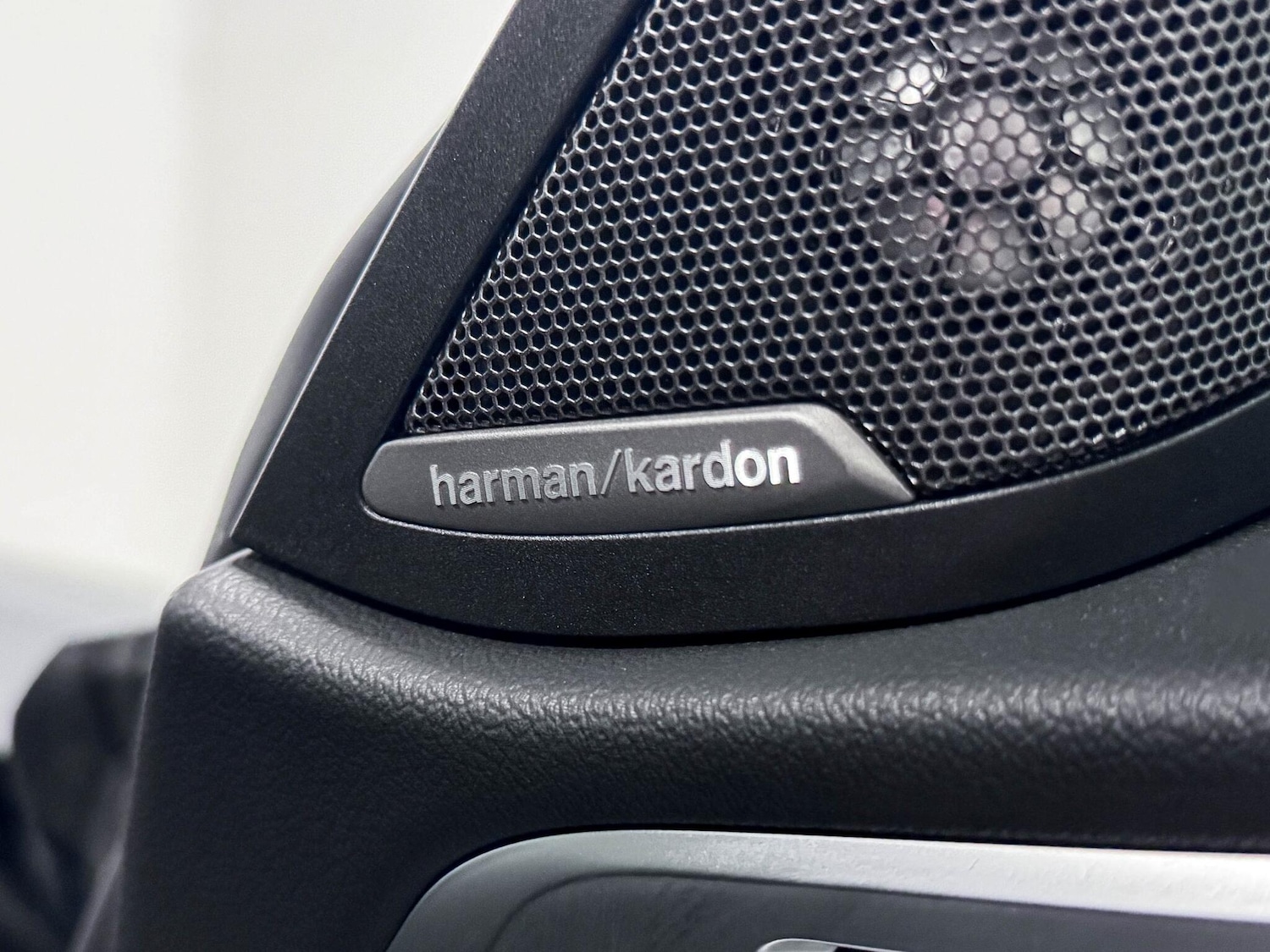 Used BMW i4 2023 for sale - 77131109: Photo 14