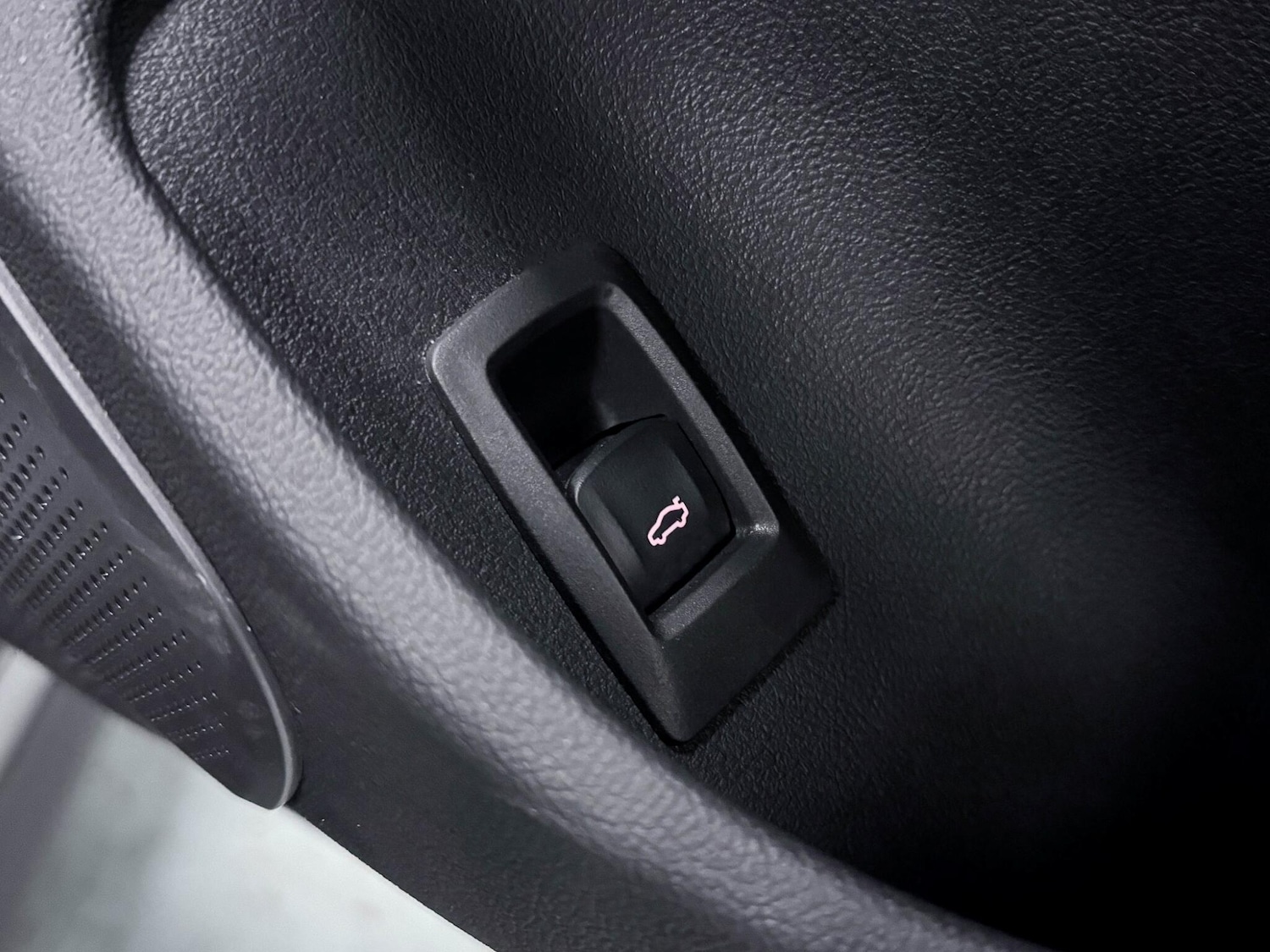 Used BMW i4 2023 for sale - 77131109: Photo 17