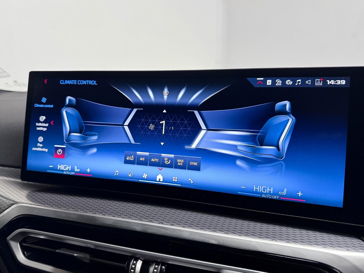 Used BMW i4 2023 for sale - 77131109: Photo 43