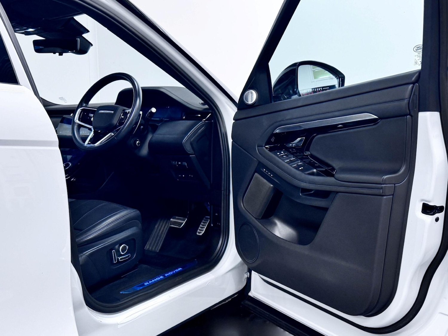 Used Land Rover Range Rover Evoque 2023 for sale - 77412089: Photo 14